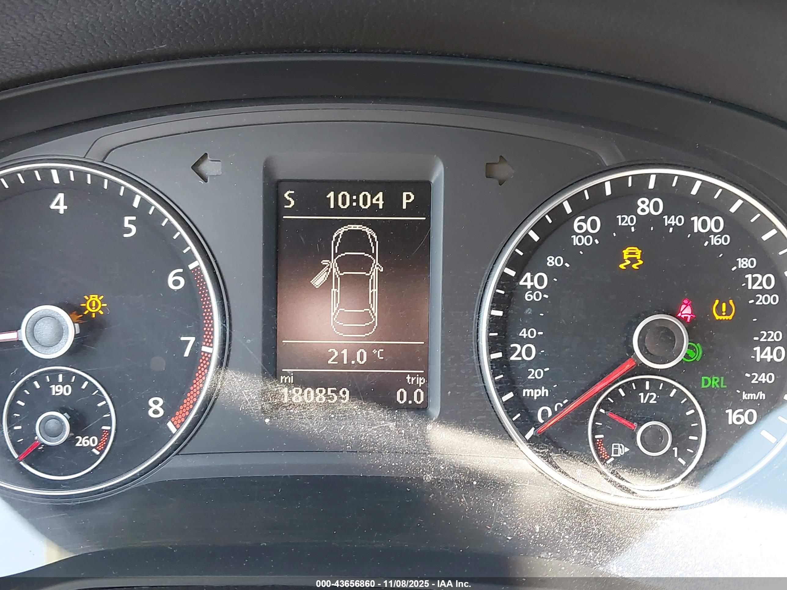 VOLKSWAGEN PASSAT image 7