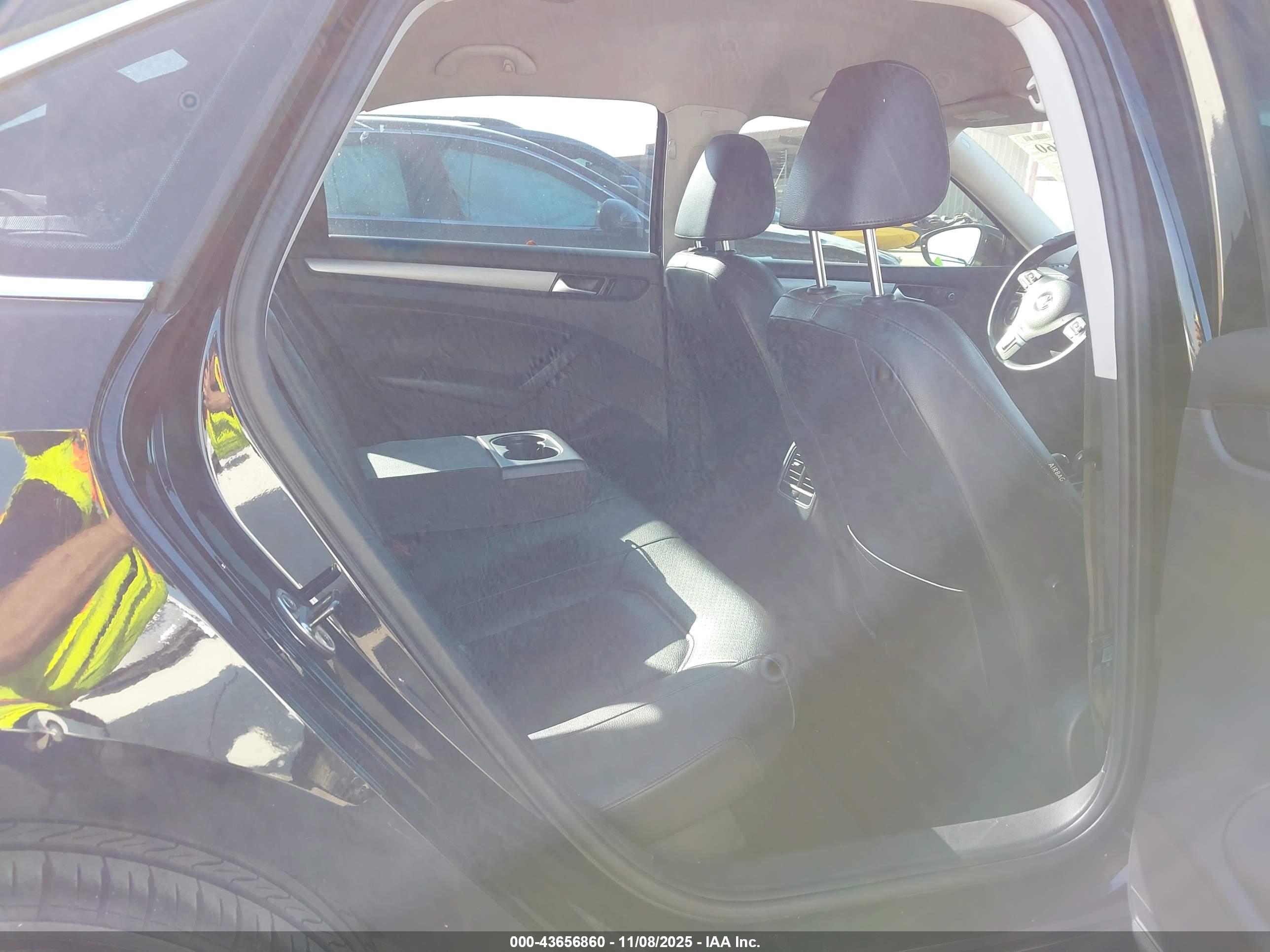 VOLKSWAGEN PASSAT image 8