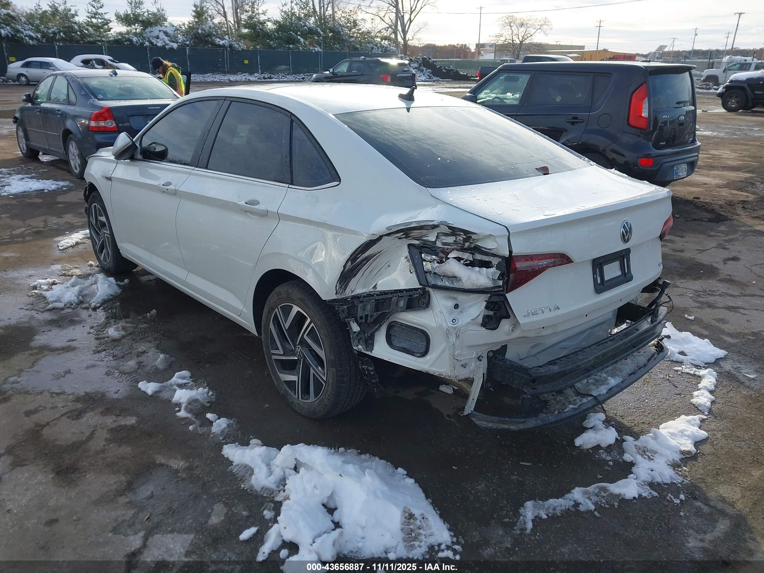 VOLKSWAGEN JETTA image 3