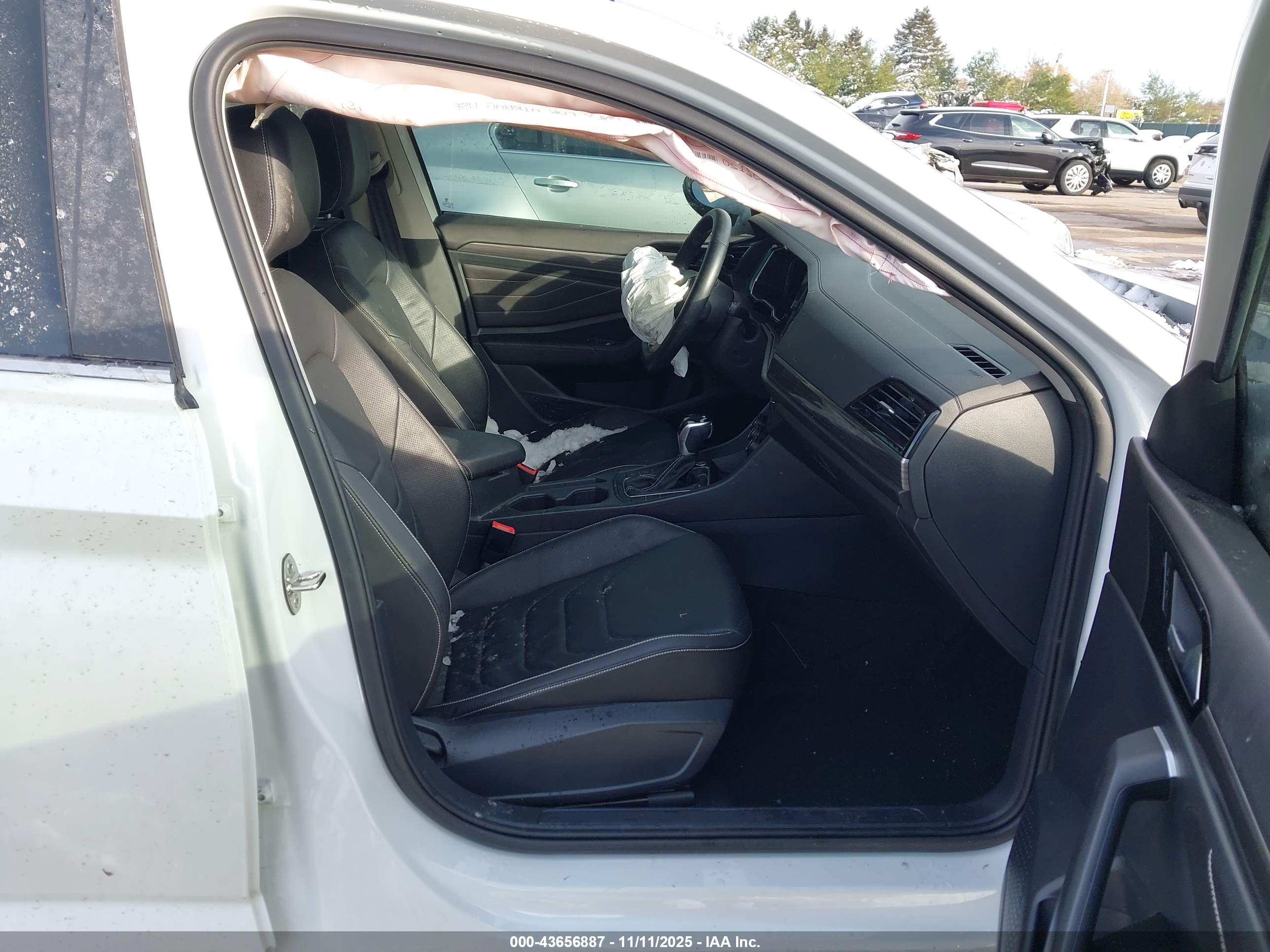 VOLKSWAGEN JETTA image 5