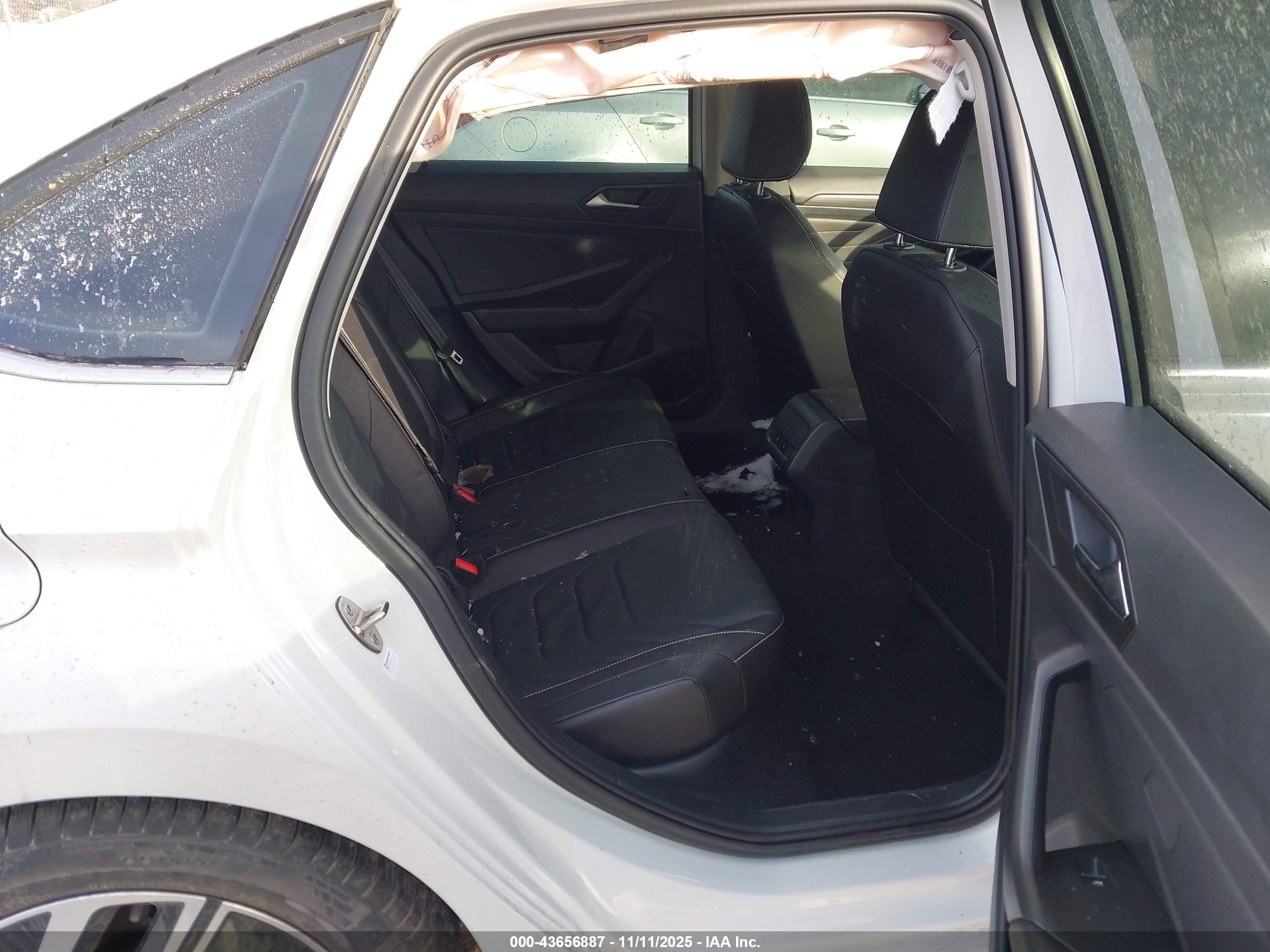 VOLKSWAGEN JETTA image 8