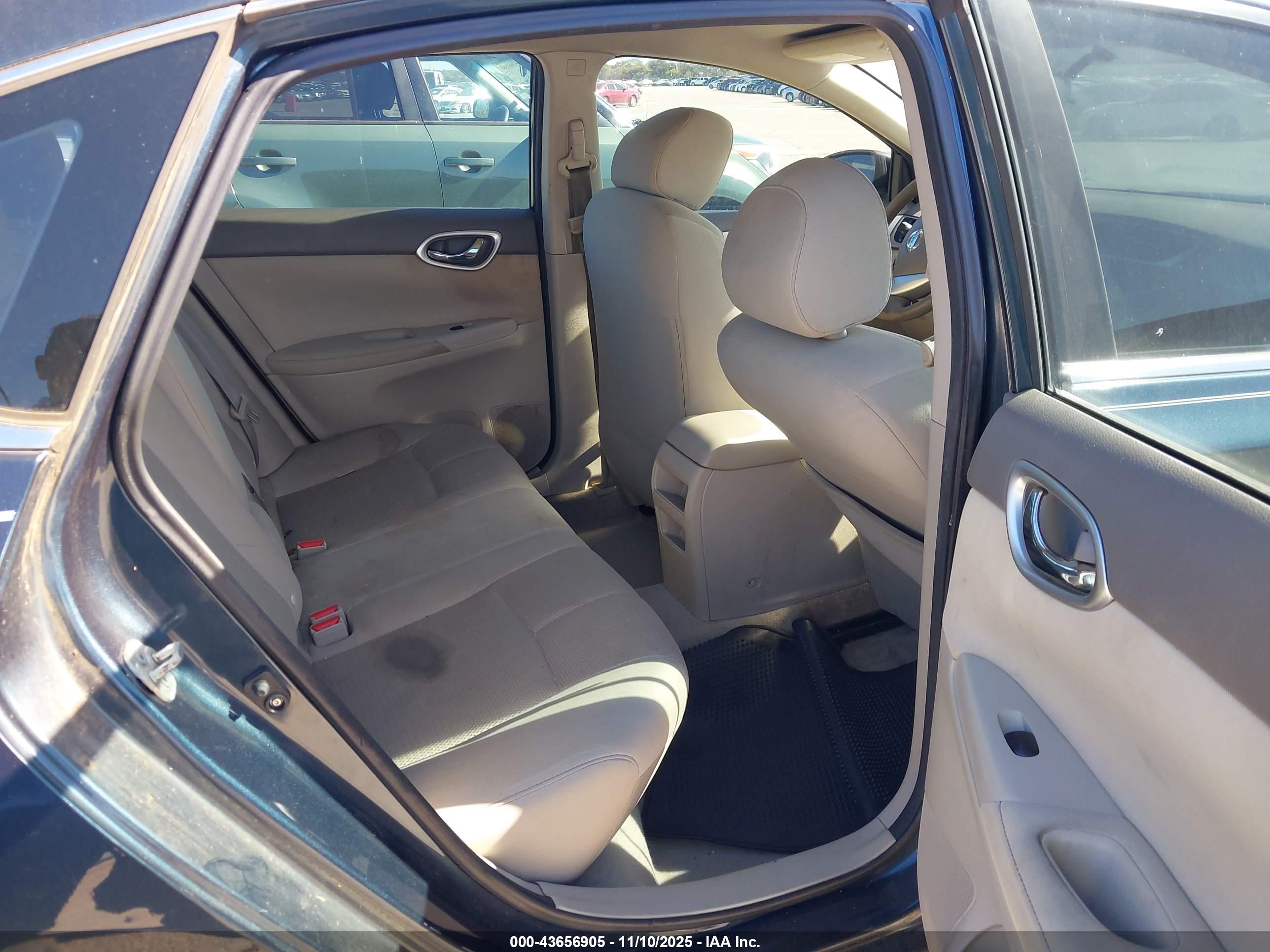 NISSAN SENTRA image 8