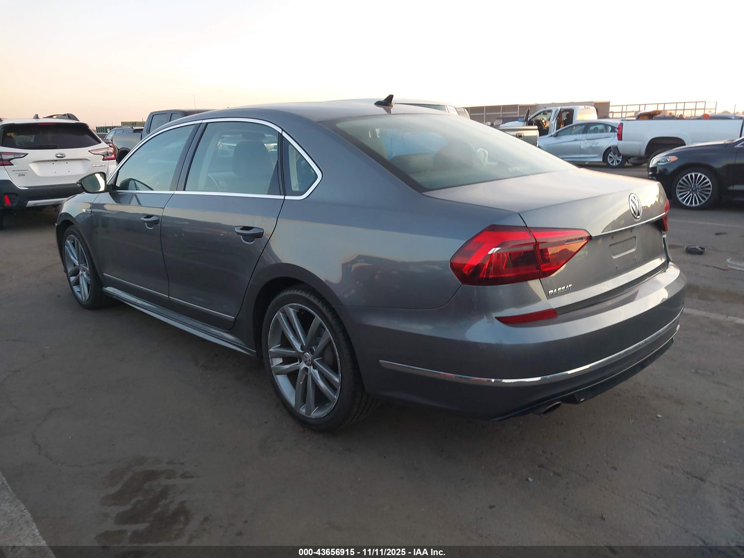 VOLKSWAGEN PASSAT image 3