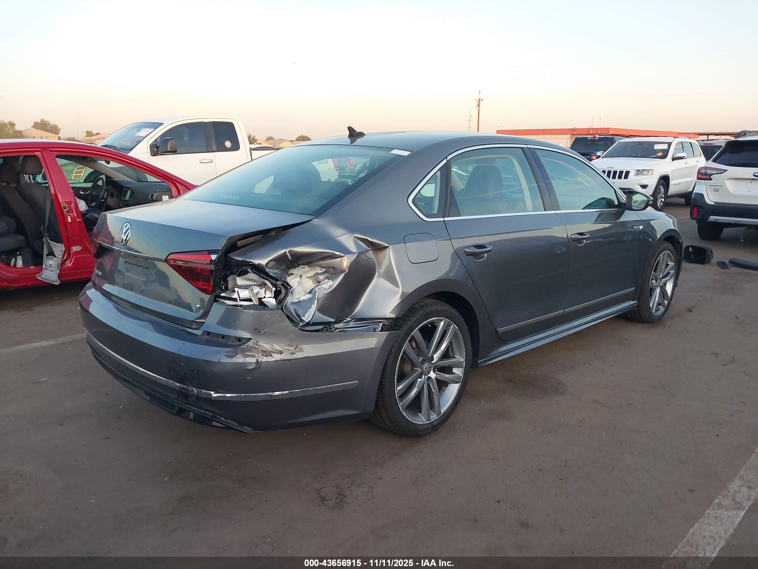 VOLKSWAGEN PASSAT image 4