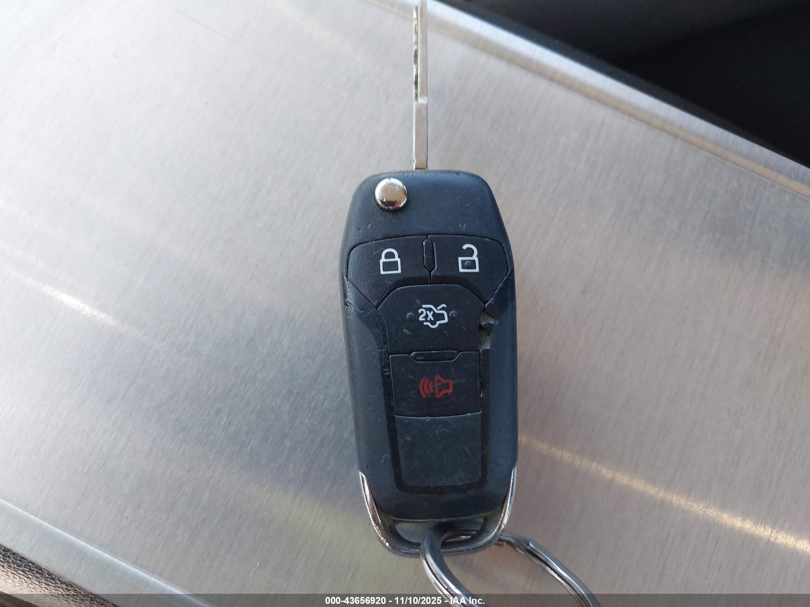 FORD FUSION image 11