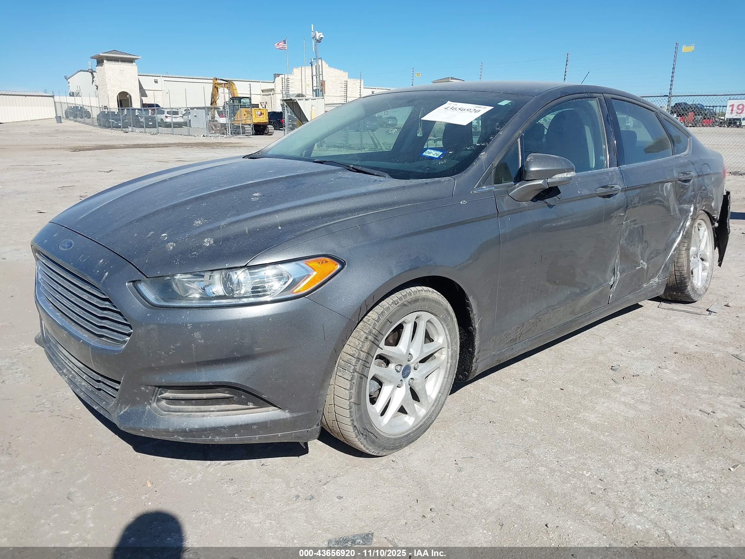 FORD FUSION image 2