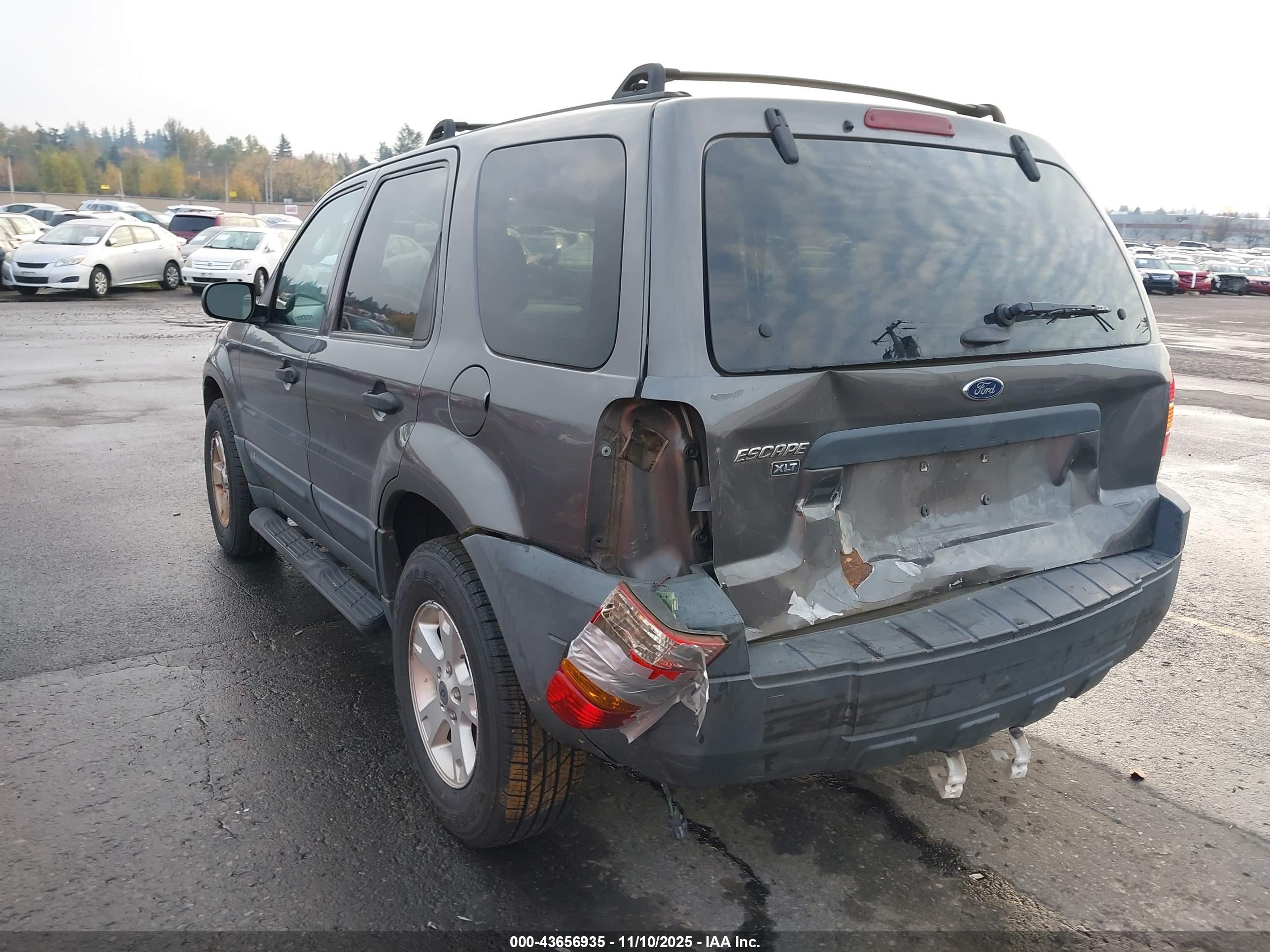 FORD ESCAPE image 3