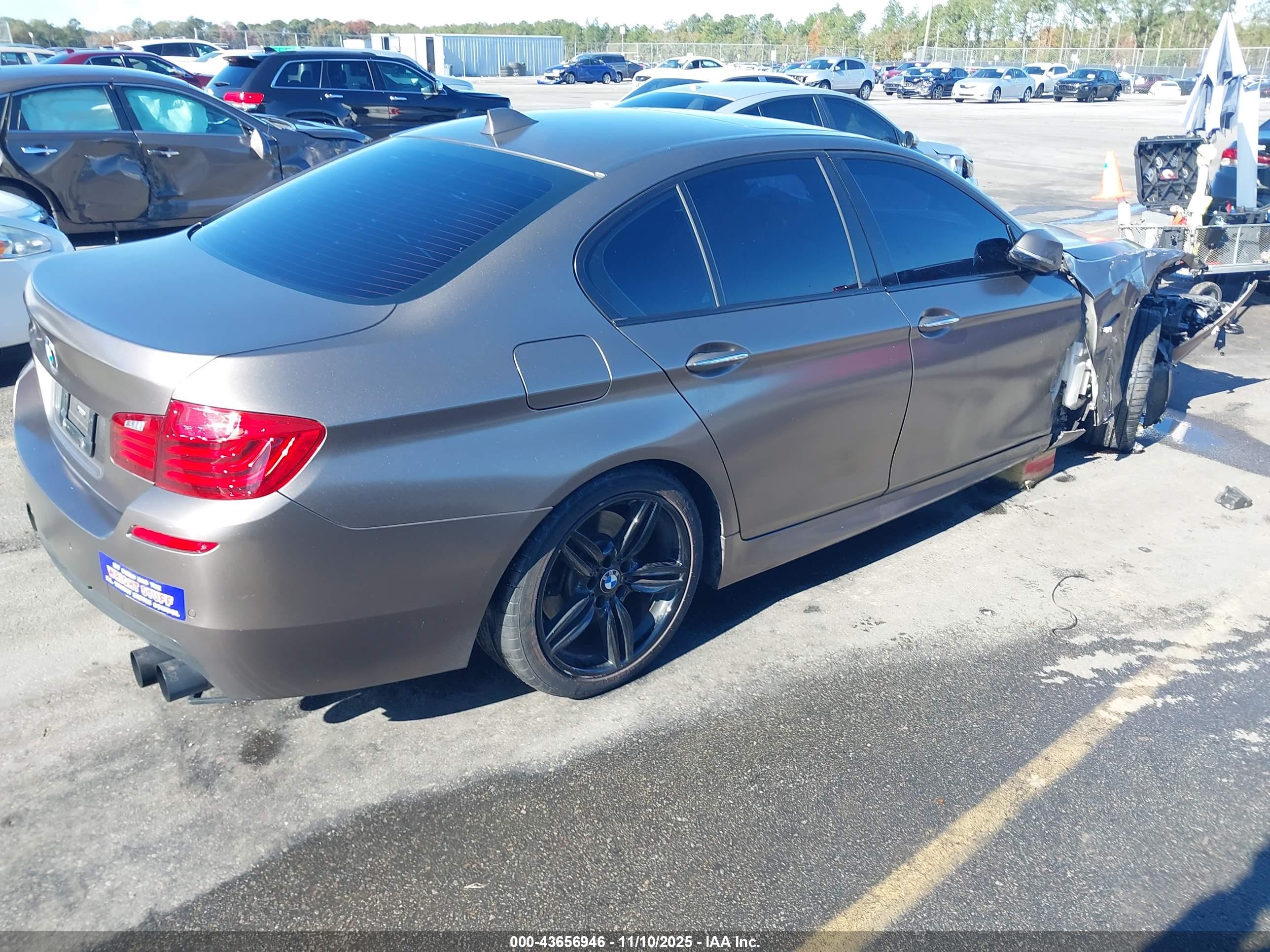 BMW 550I image 4