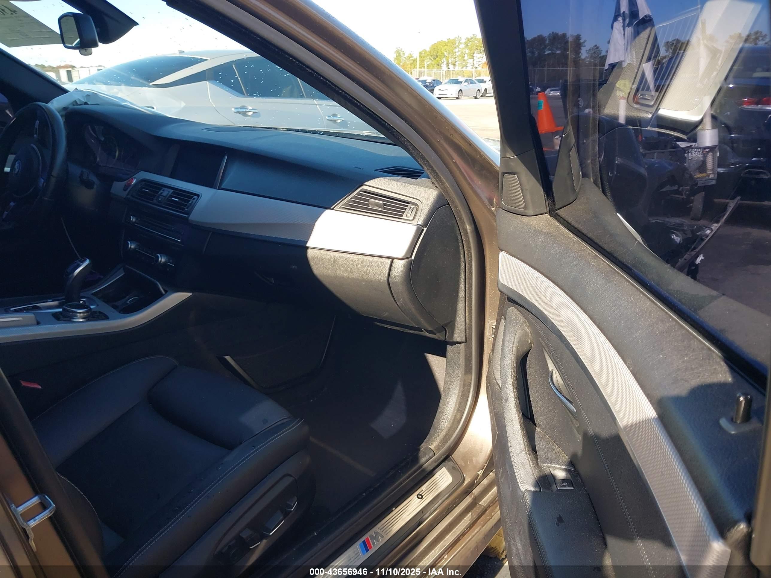 BMW 550I image 5