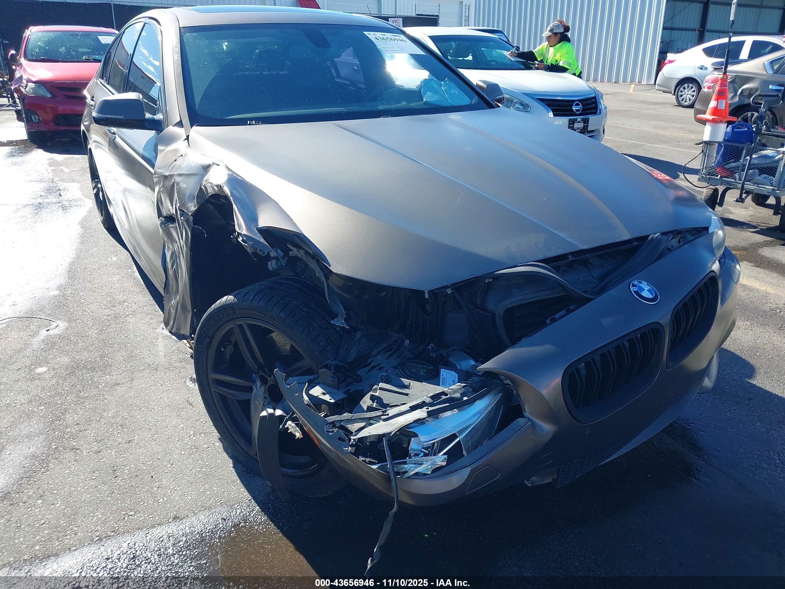 BMW 550I image 6