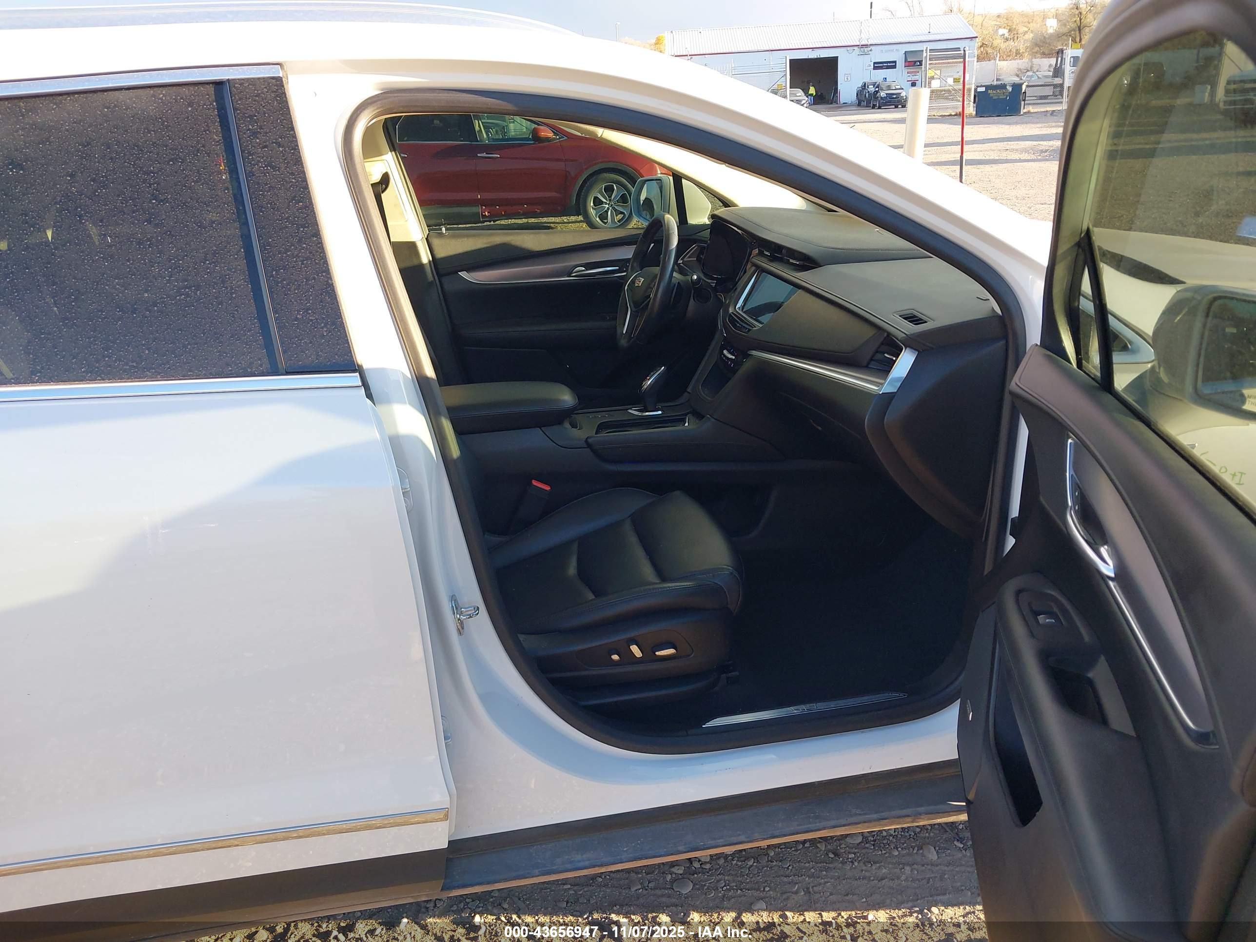 CADILLAC XT5 image 5