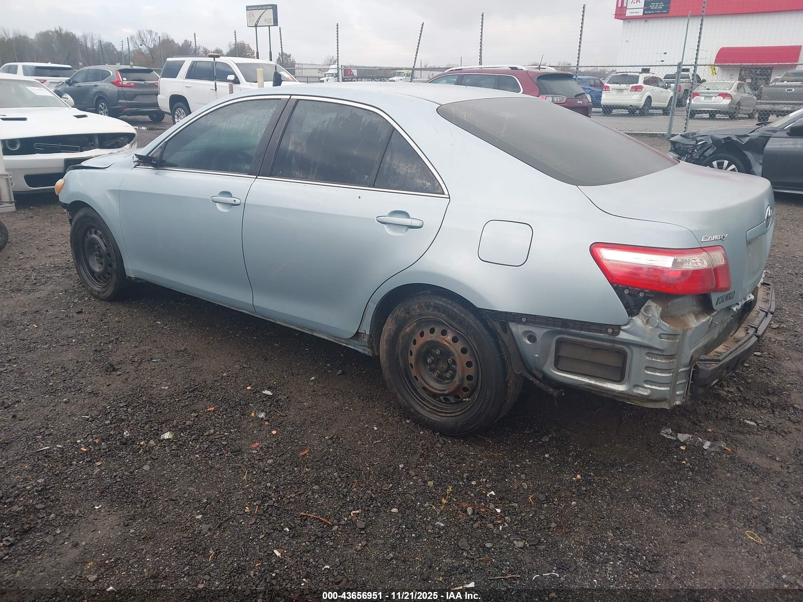 TOYOTA CAMRY image 3