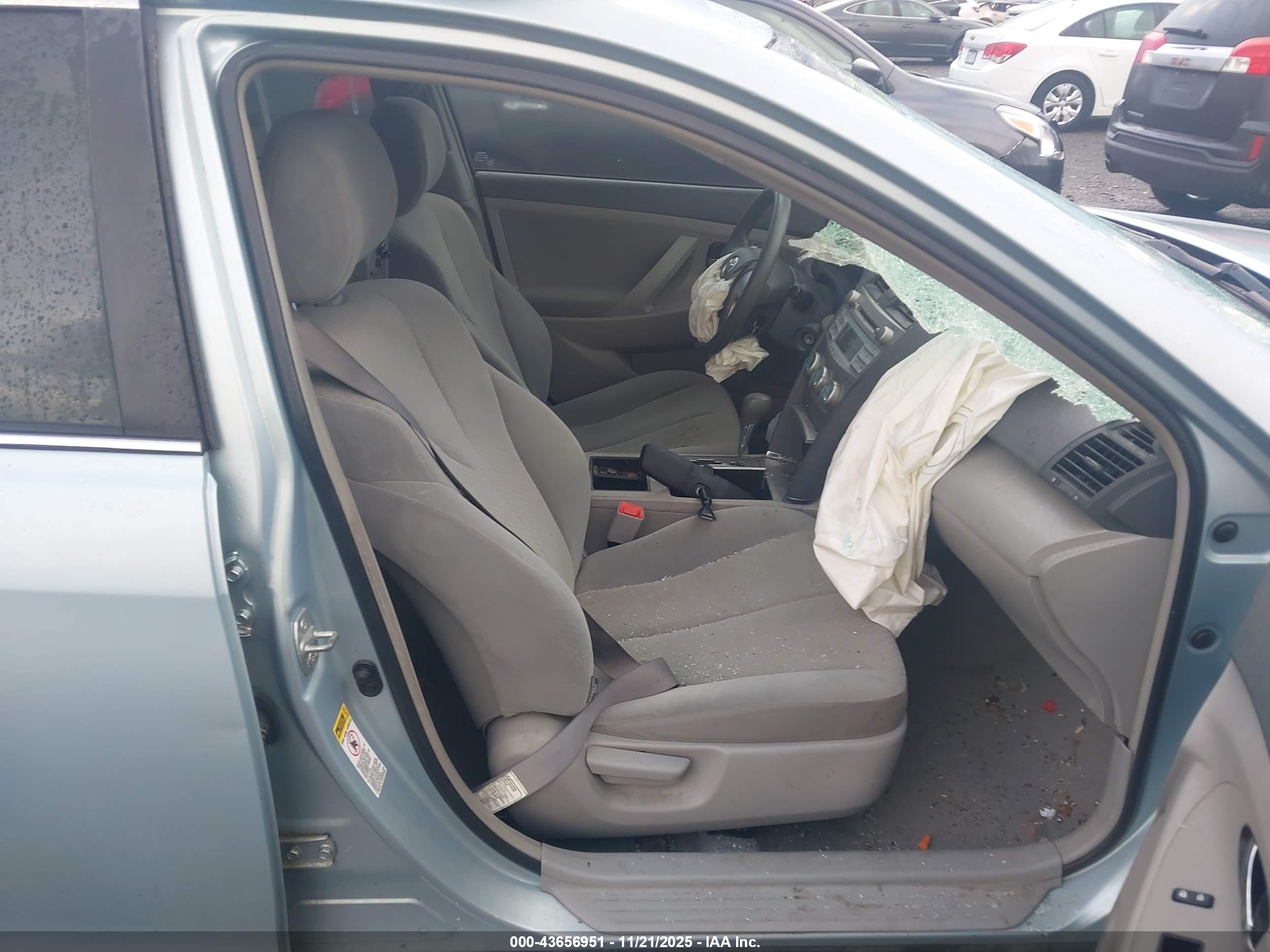 TOYOTA CAMRY image 5