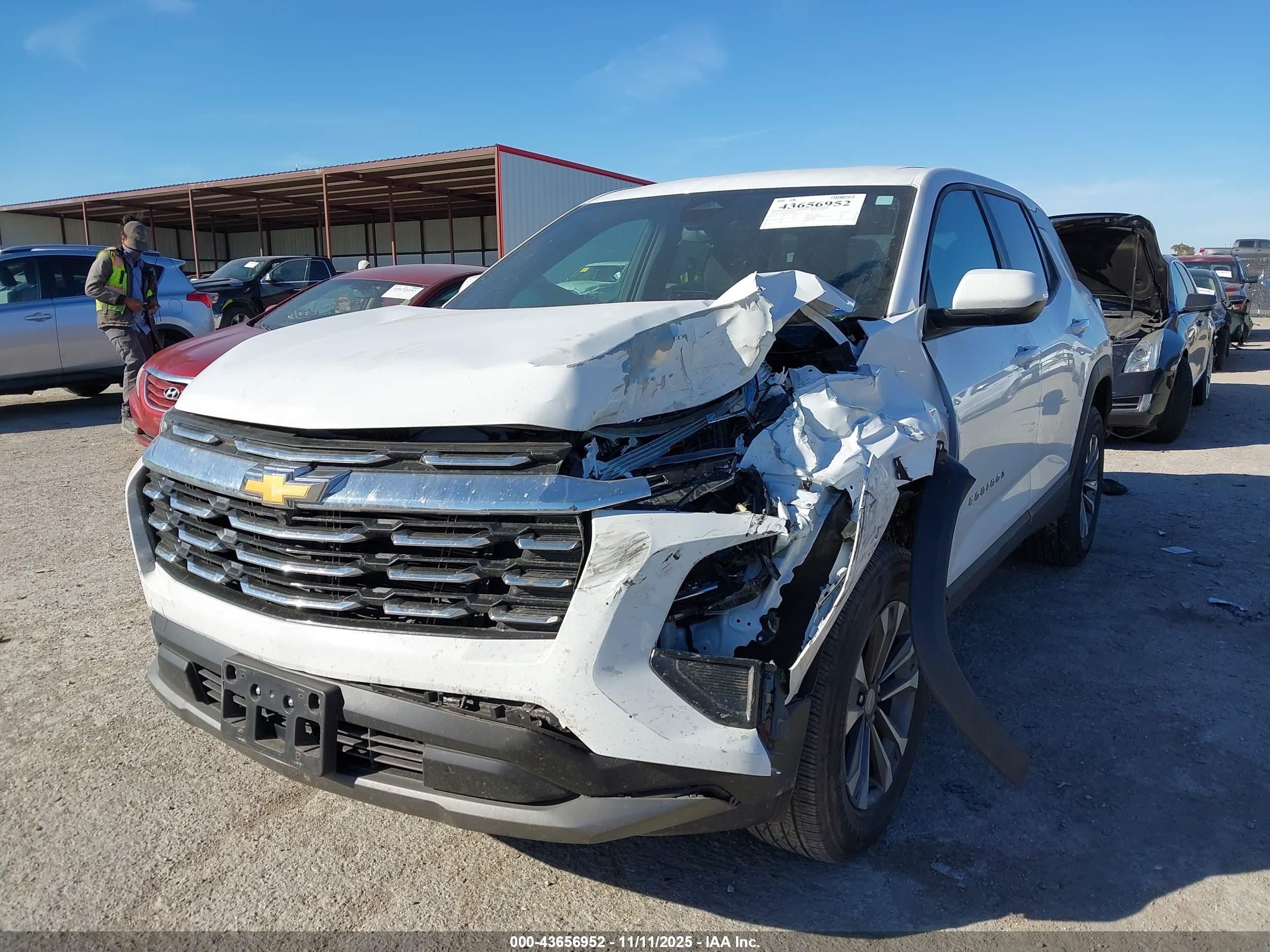 CHEVROLET EQUINOX image 2