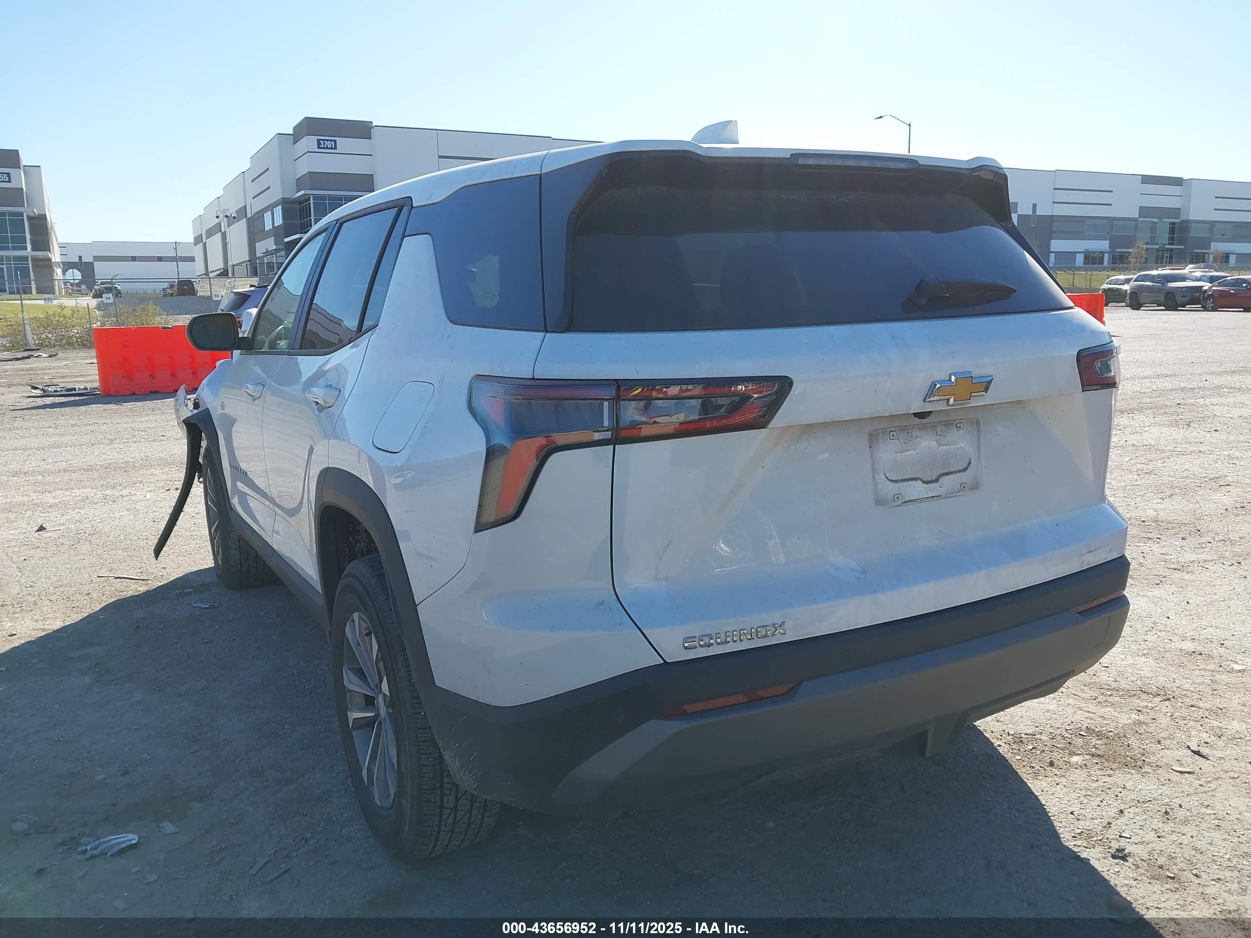 CHEVROLET EQUINOX image 3