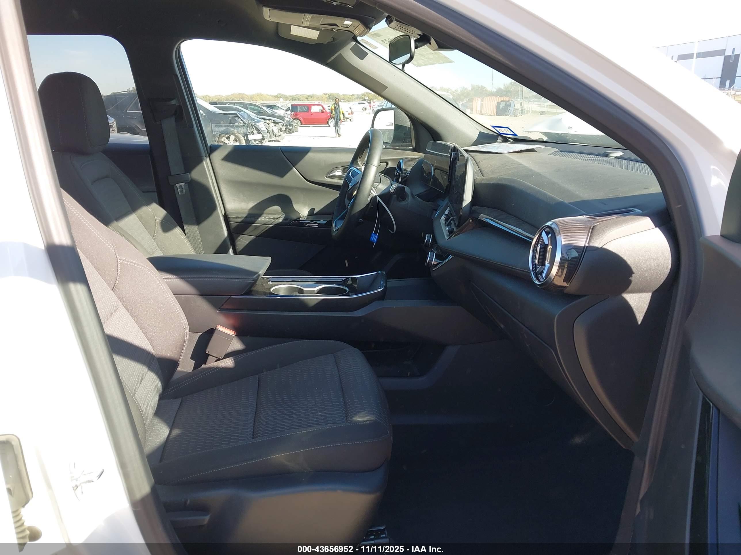 CHEVROLET EQUINOX image 5