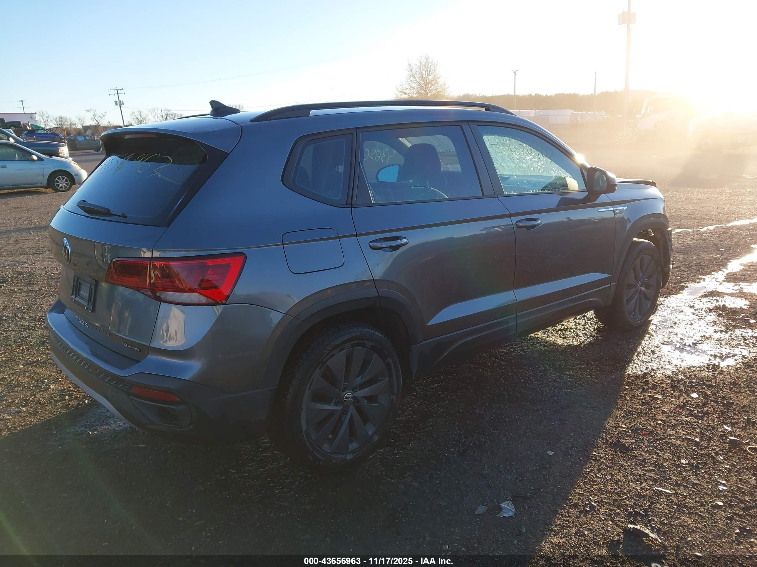 VOLKSWAGEN TAOS image 4