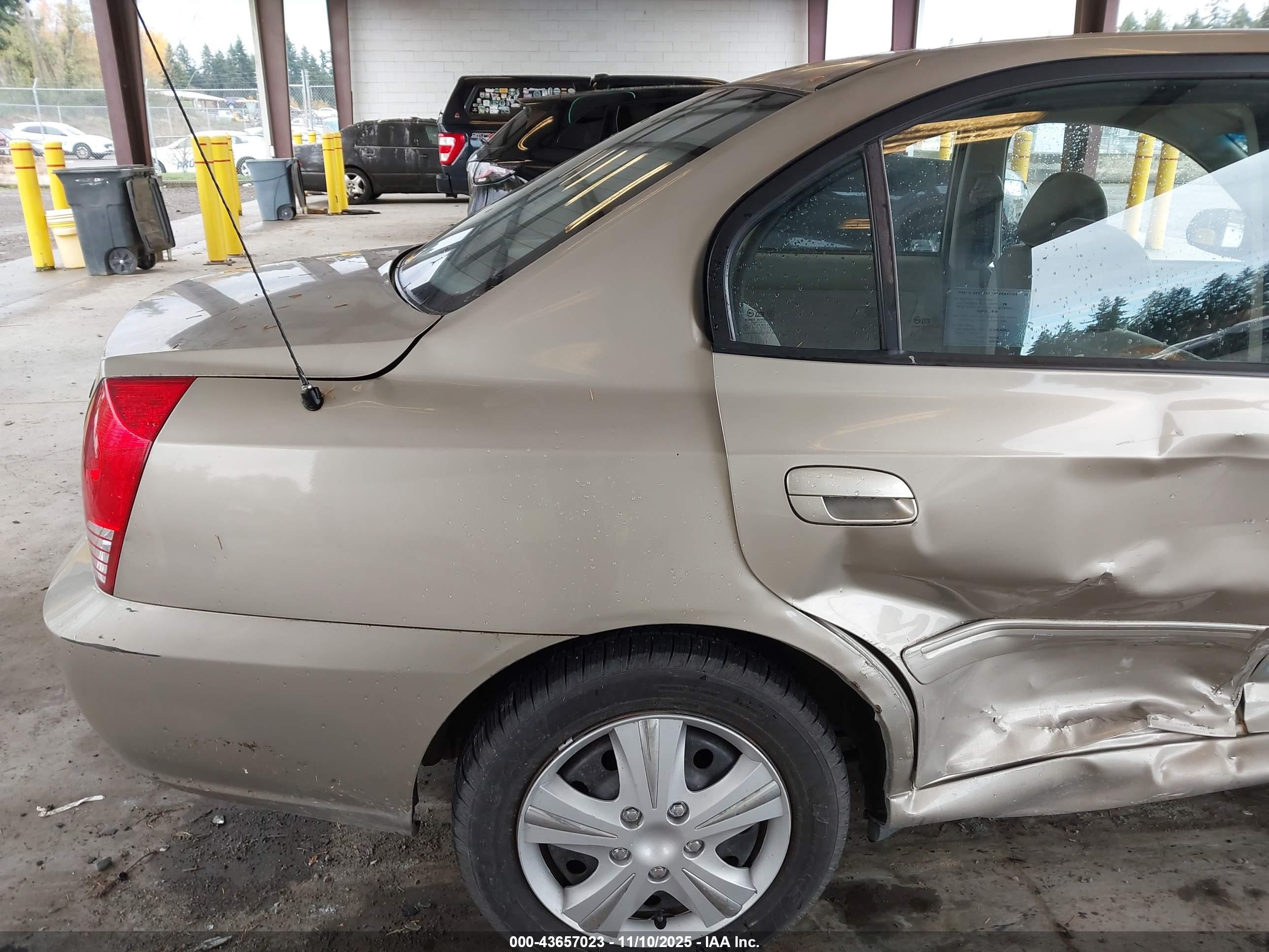 HYUNDAI ELANTRA image 6