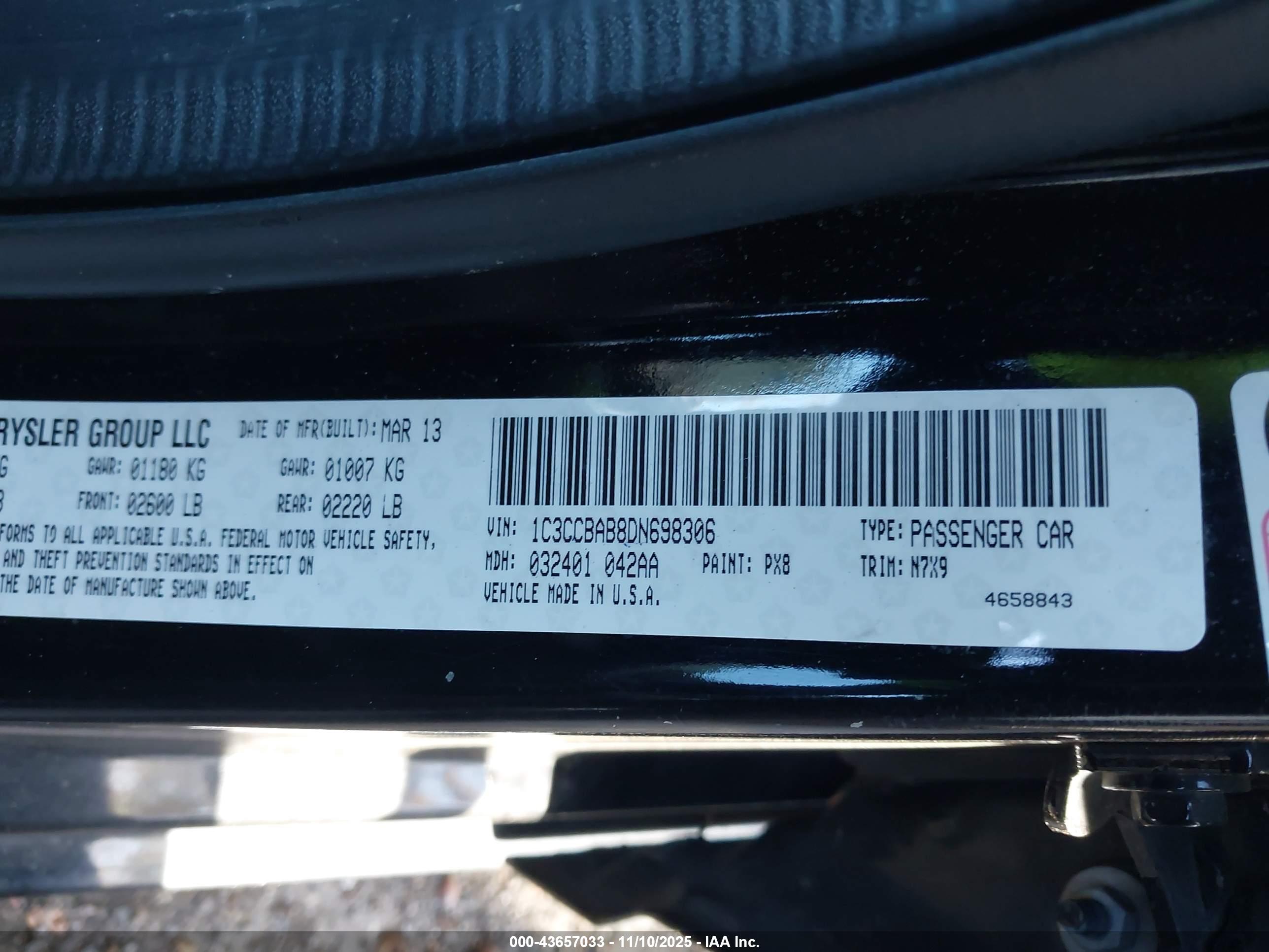 CHRYSLER 200 image 9