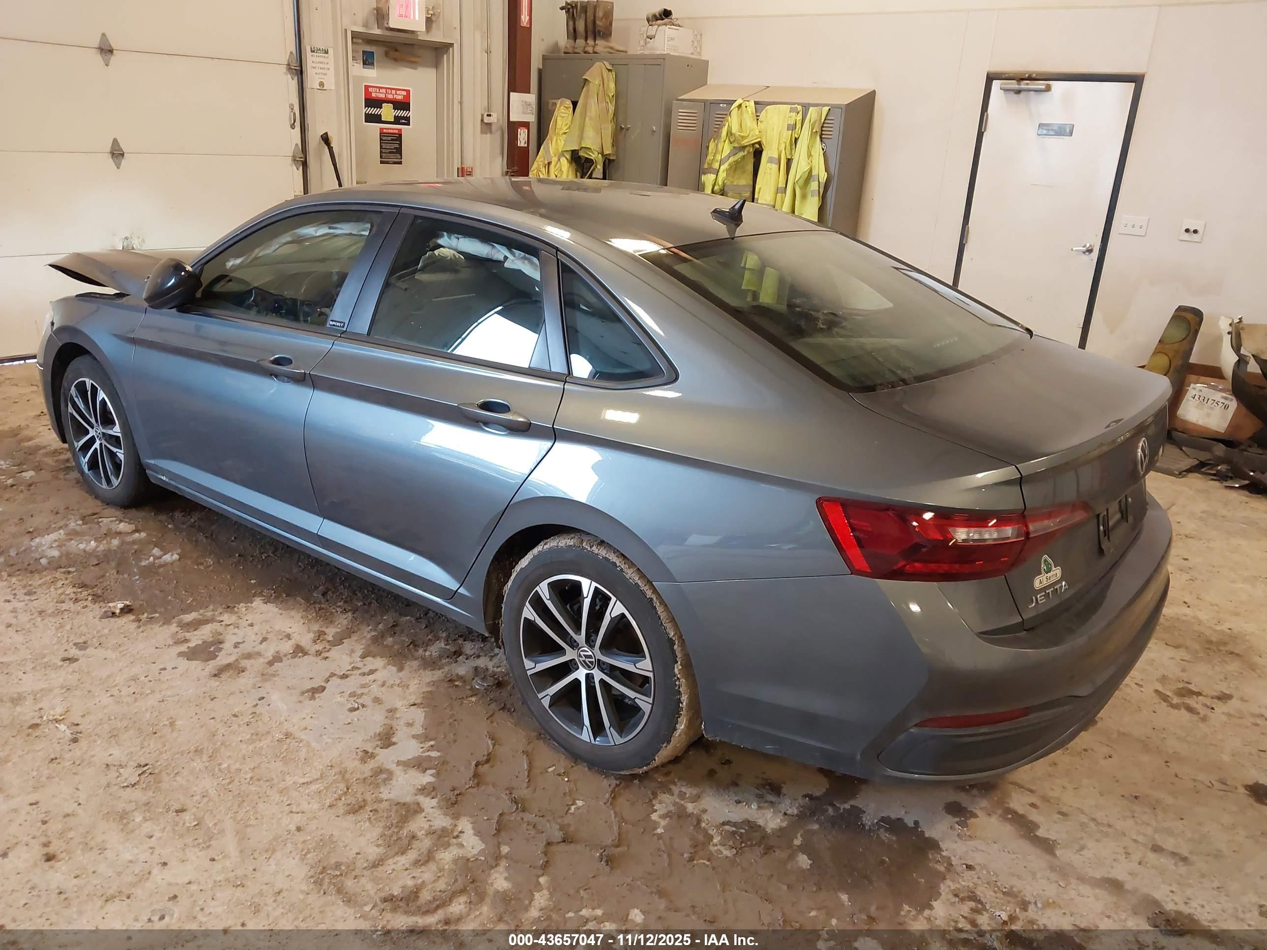 VOLKSWAGEN JETTA image 3