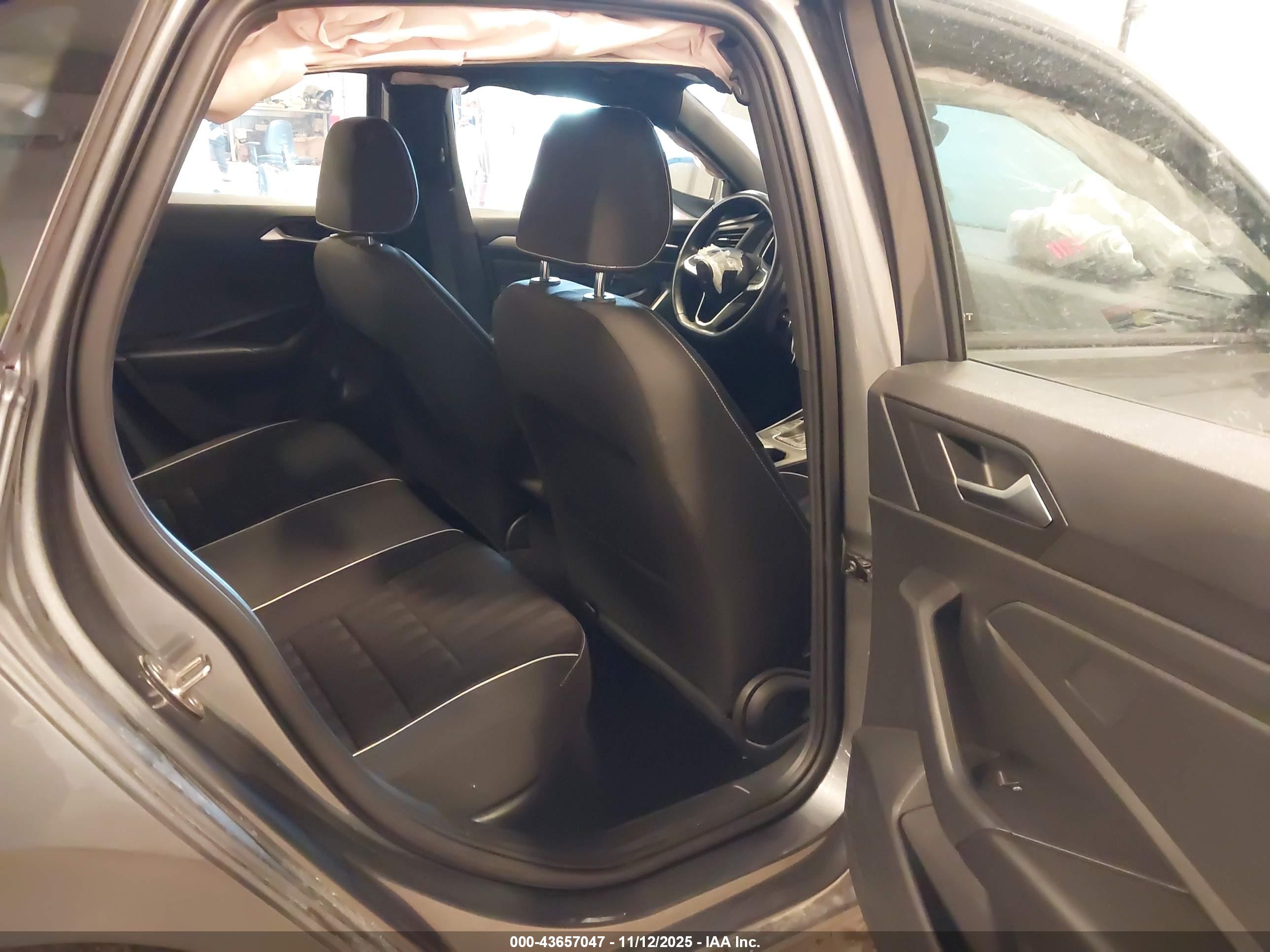 VOLKSWAGEN JETTA image 8