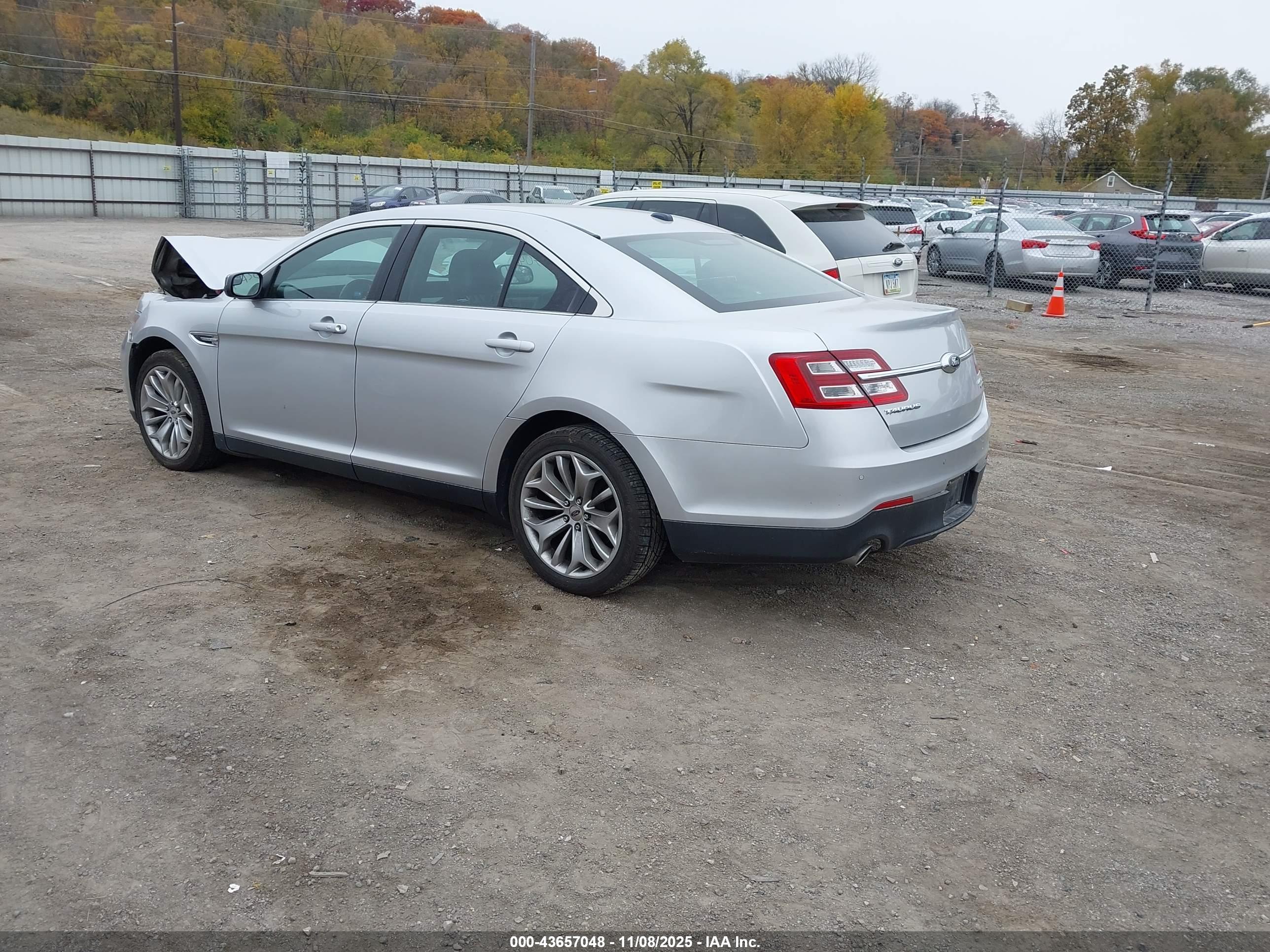 FORD TAURUS image 3