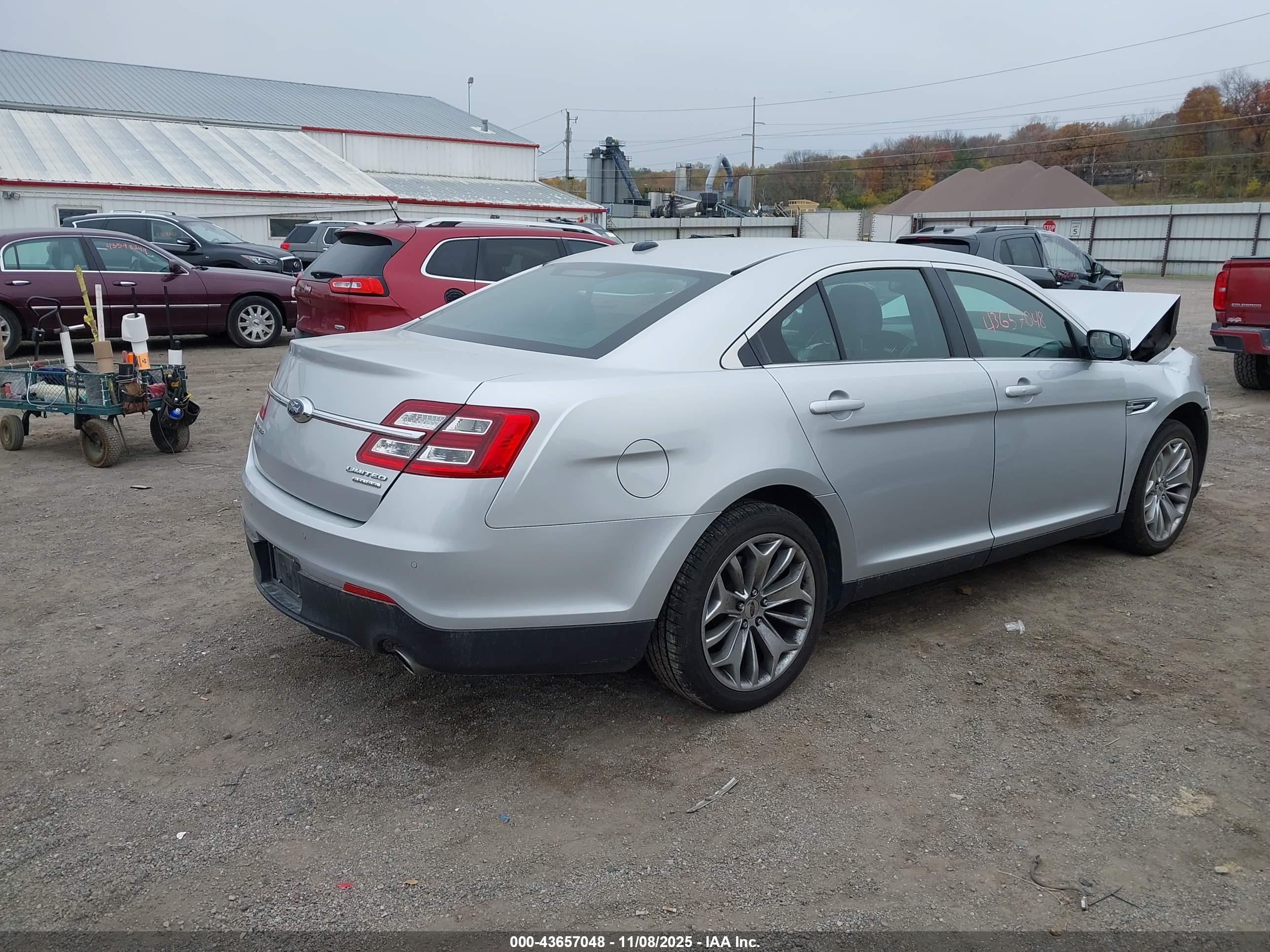 FORD TAURUS image 4