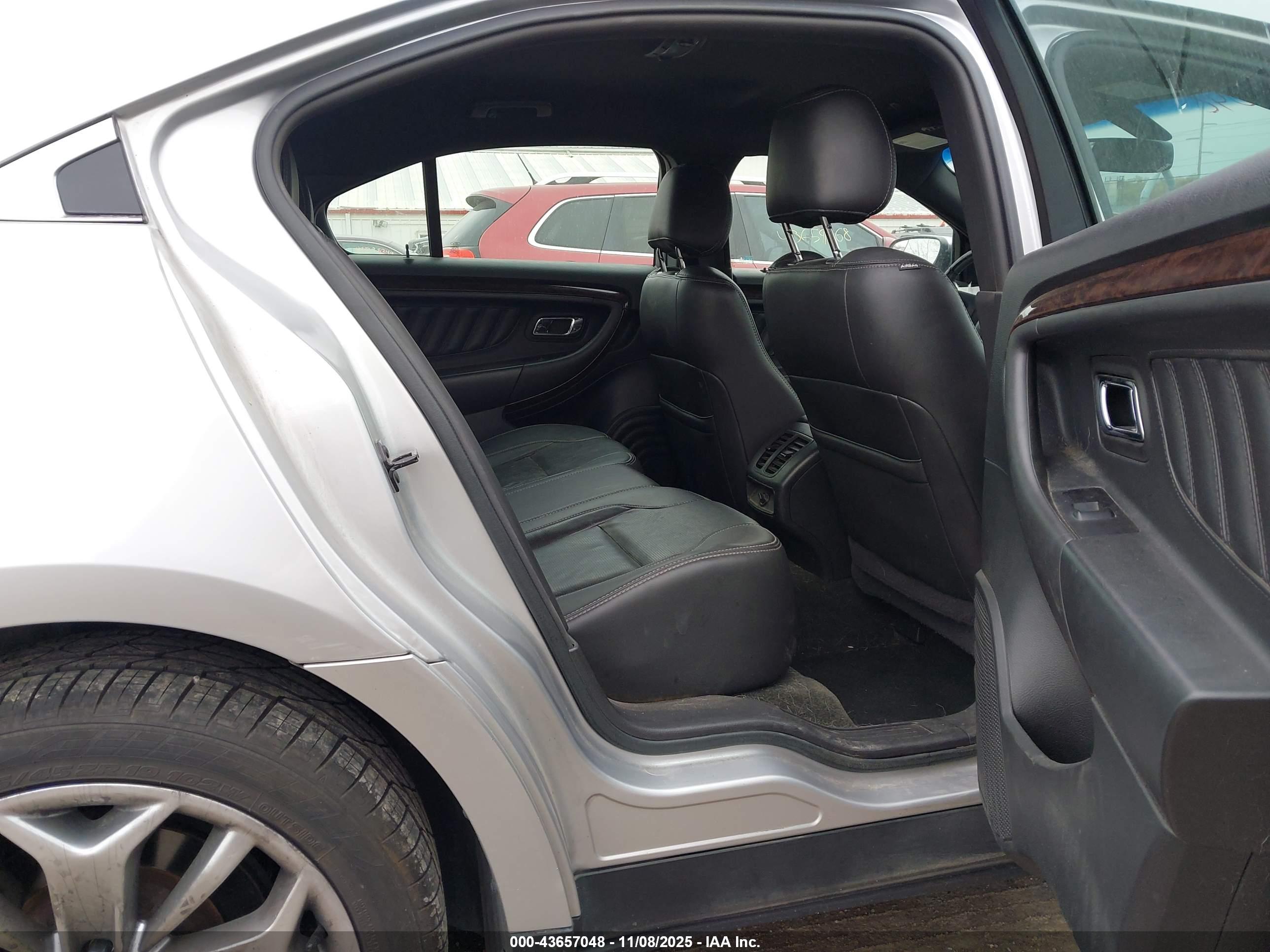 FORD TAURUS image 8