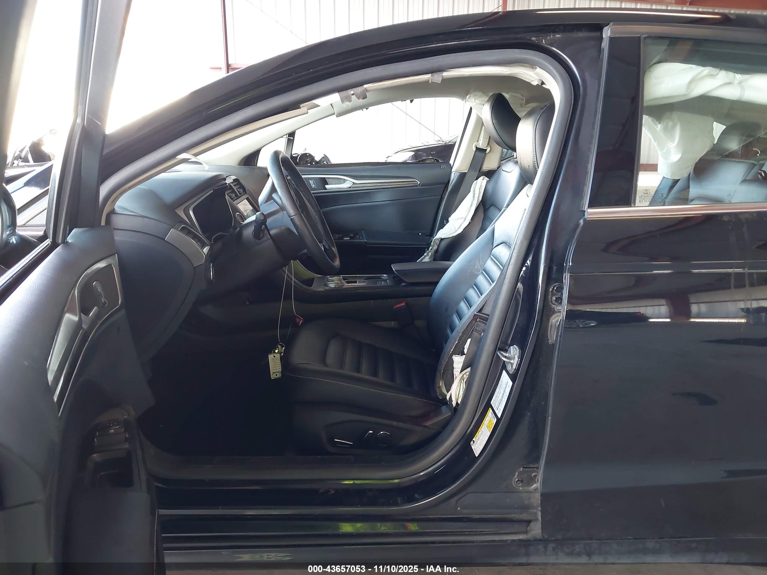 FORD FUSION image 5
