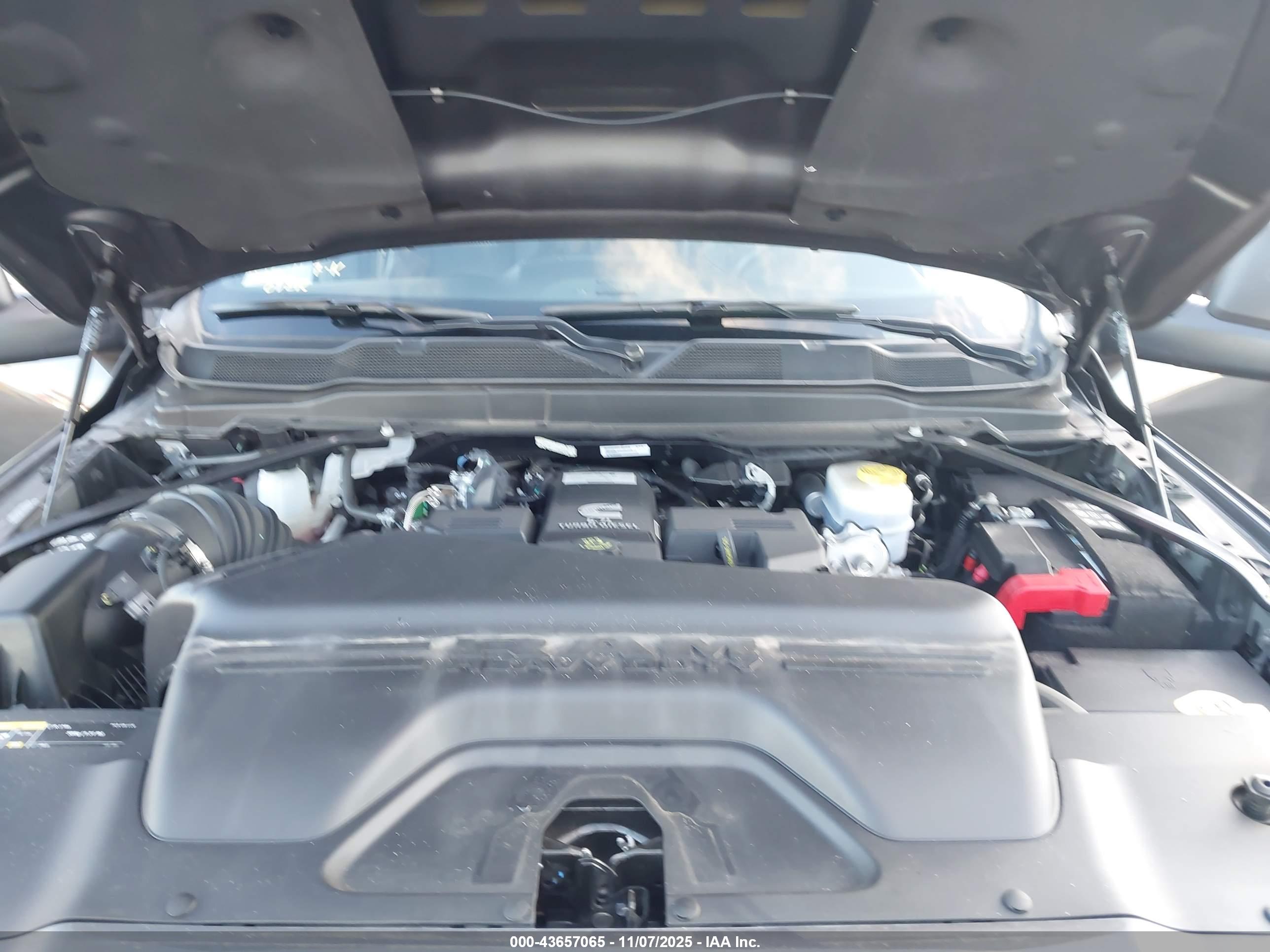 RAM 2500 image 10