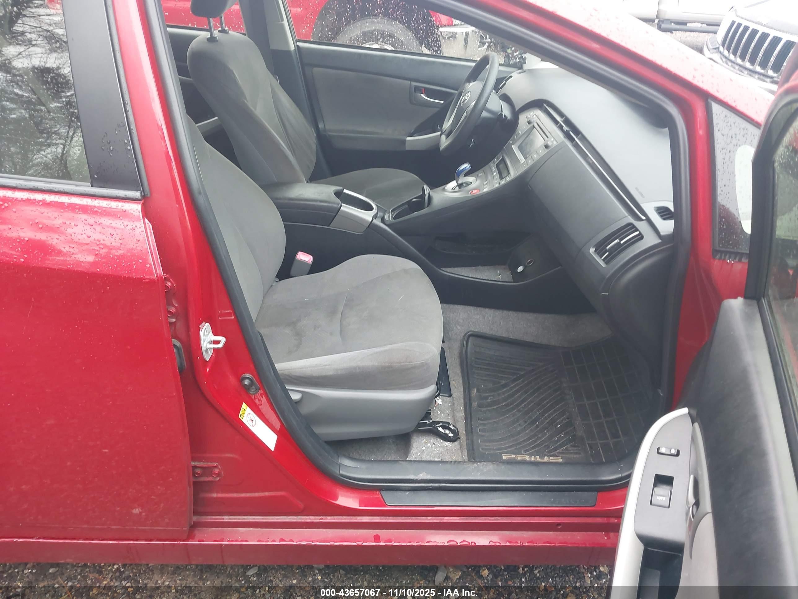 TOYOTA PRIUS image 5