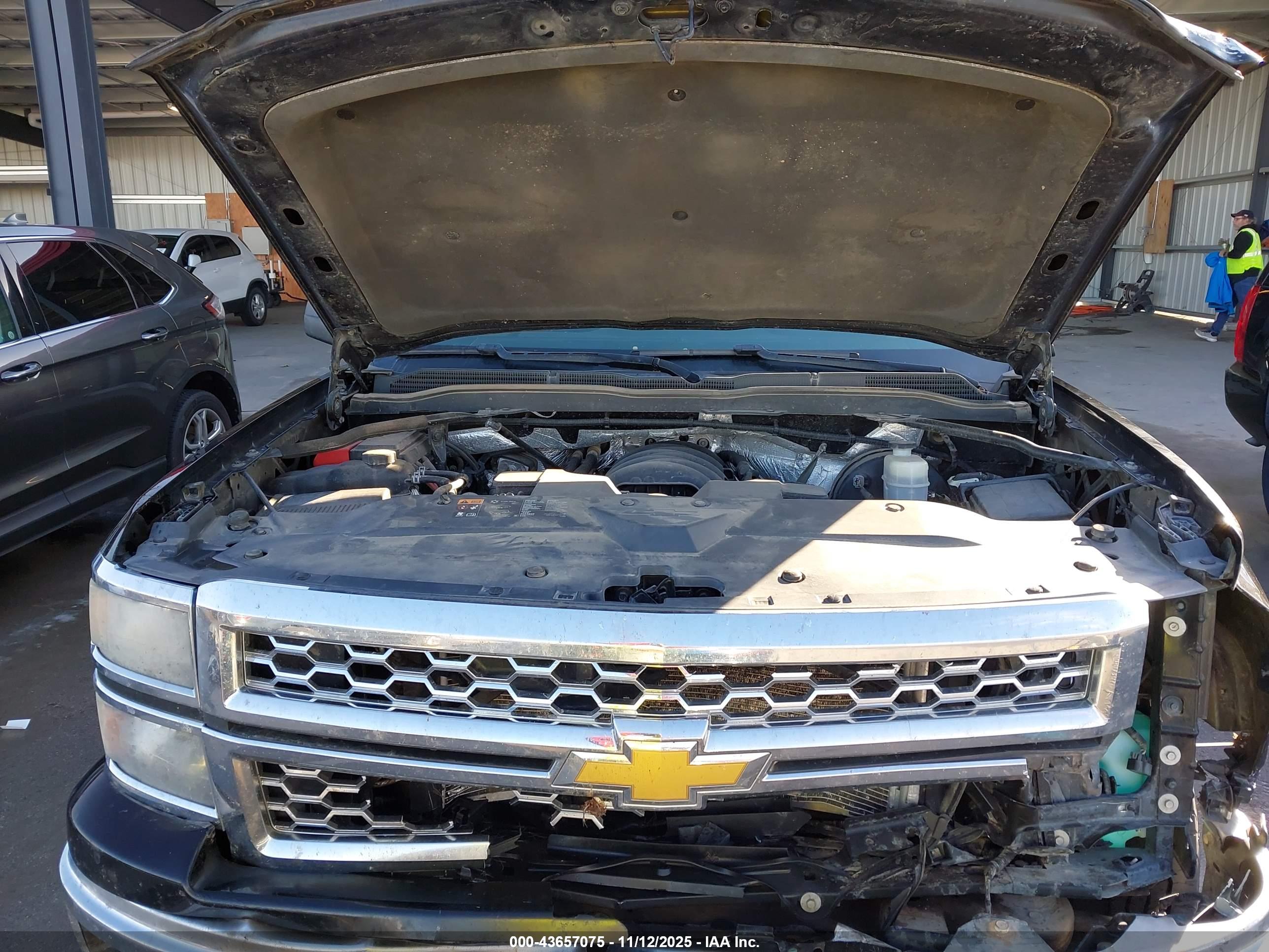 CHEVROLET SILVERADO image 10