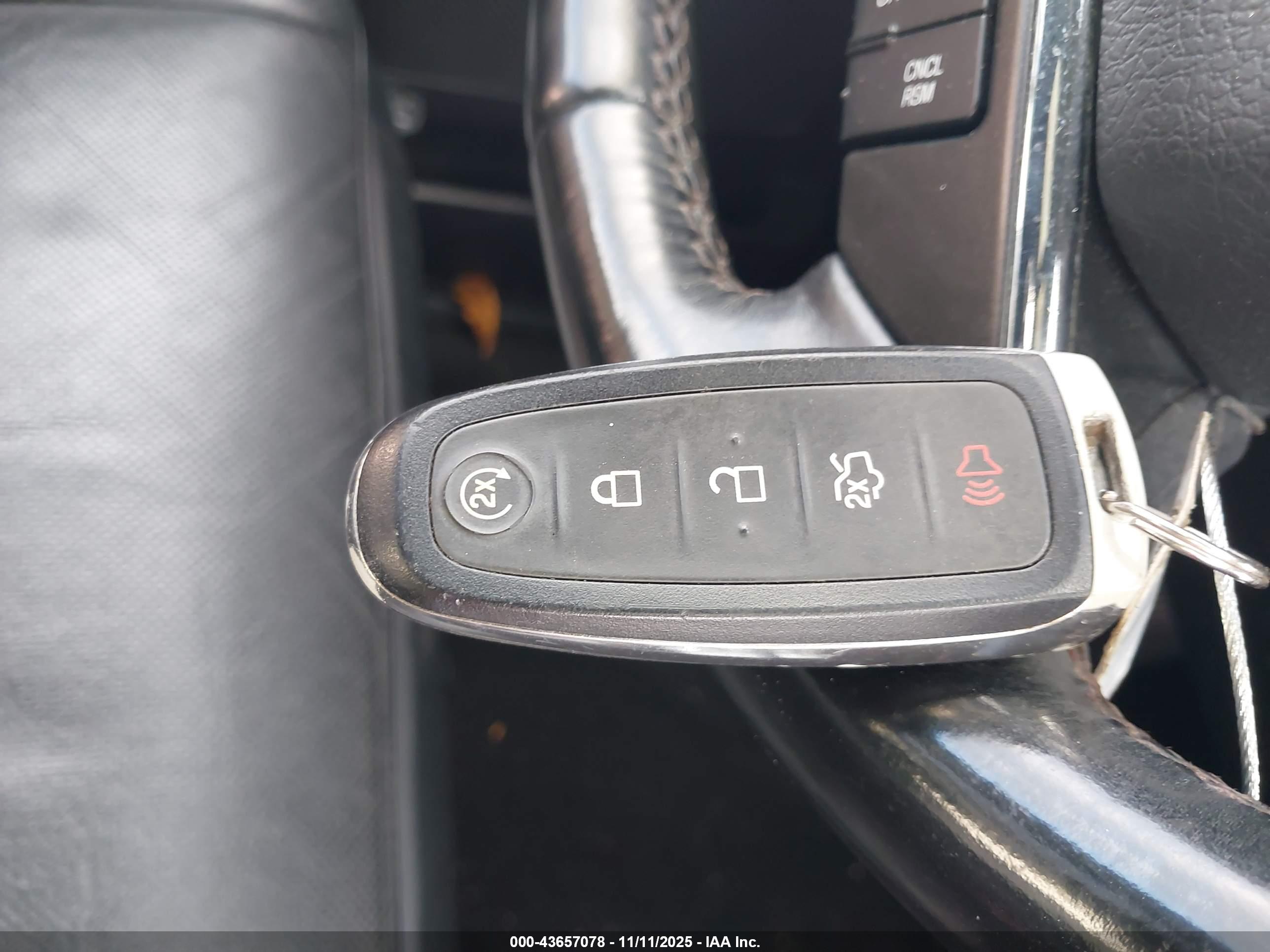 LINCOLN NAVIGATOR image 11