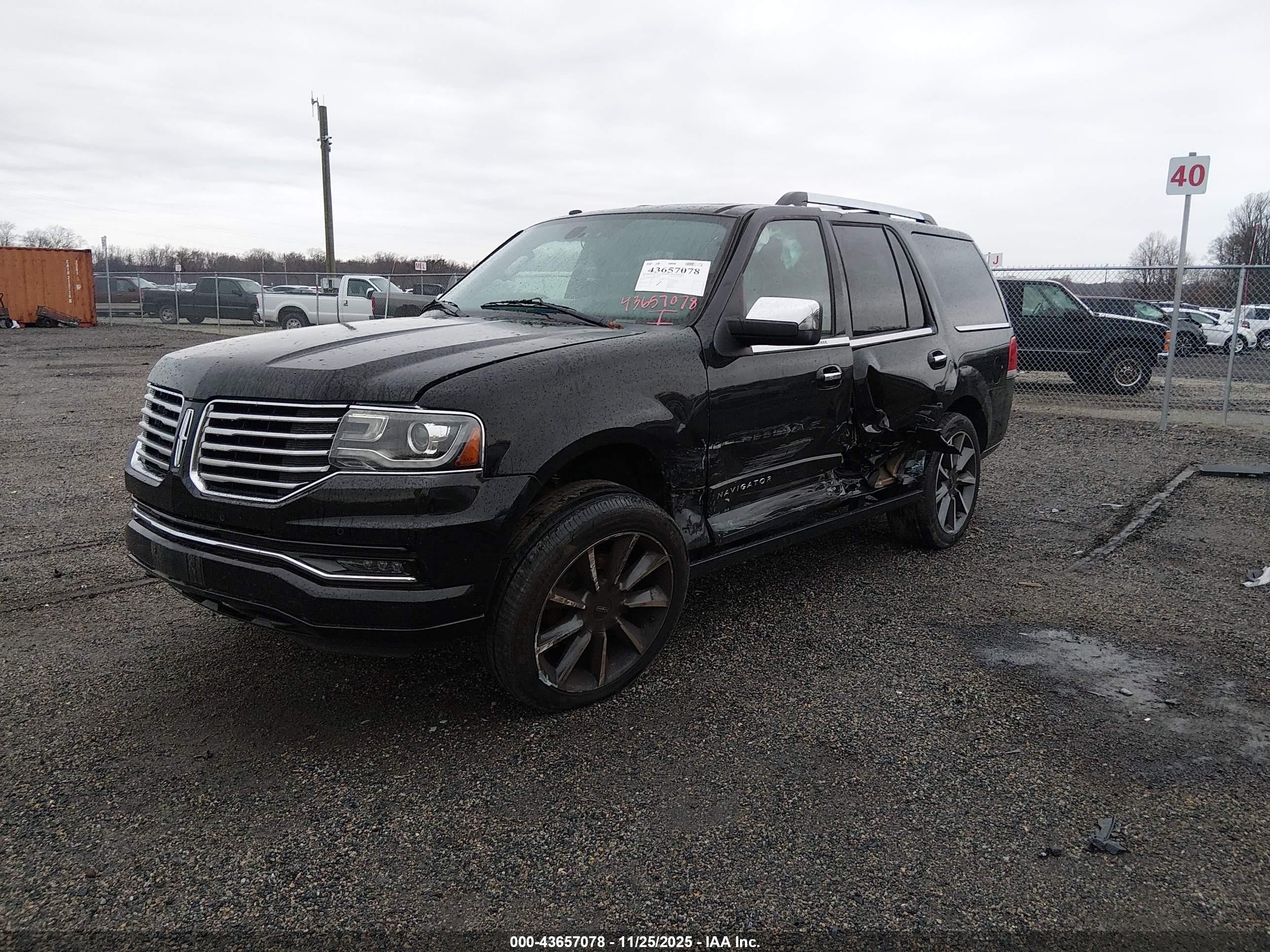 LINCOLN NAVIGATOR image 2
