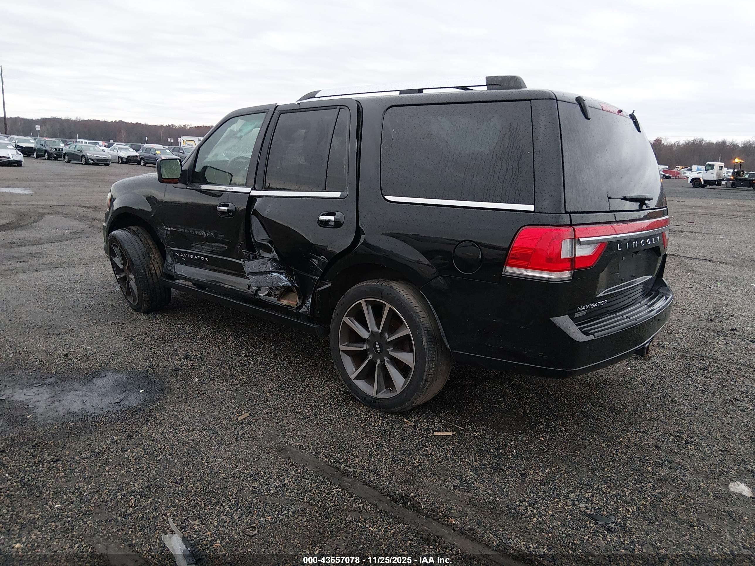 LINCOLN NAVIGATOR image 3