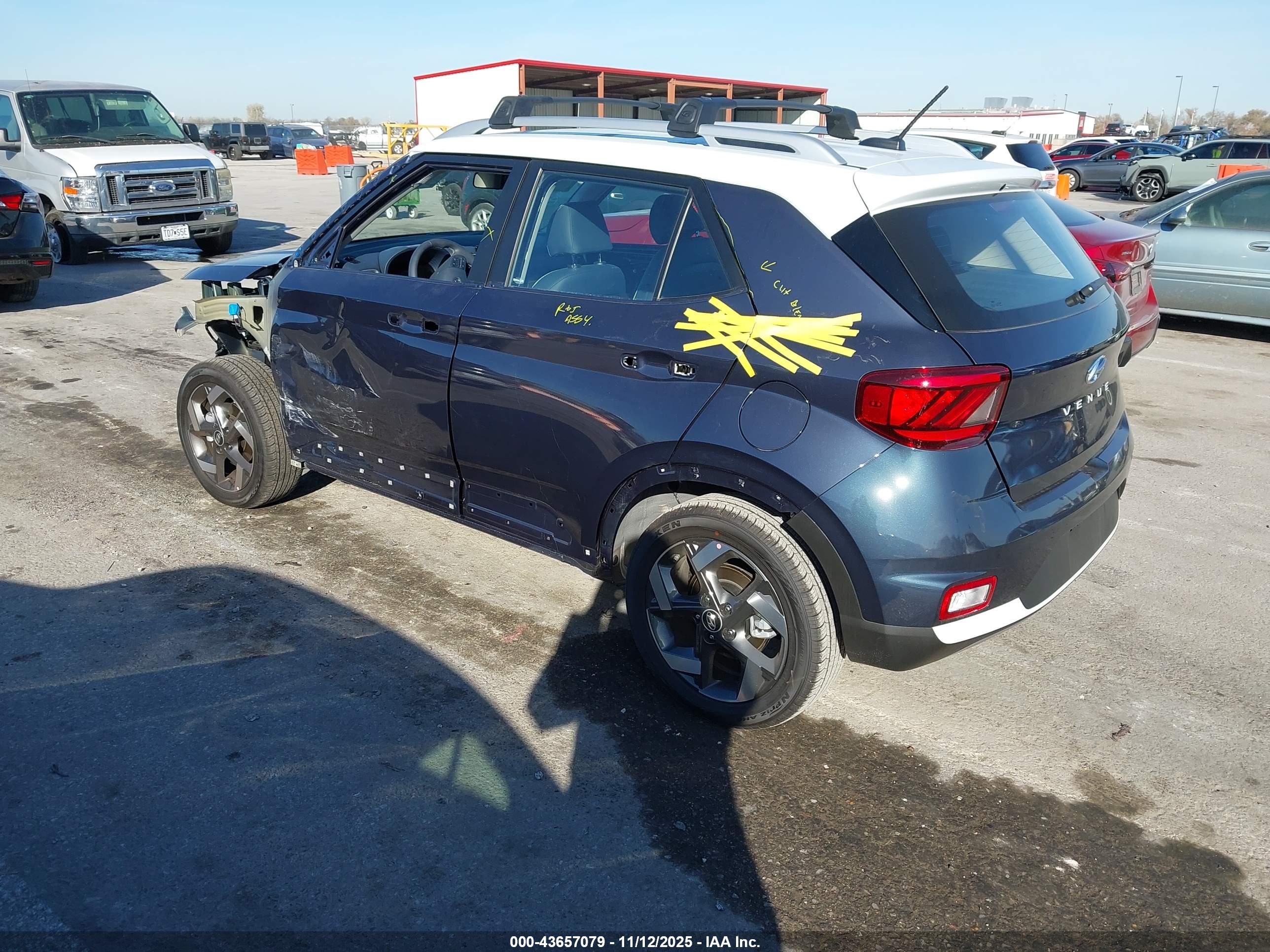 HYUNDAI VENUE image 3