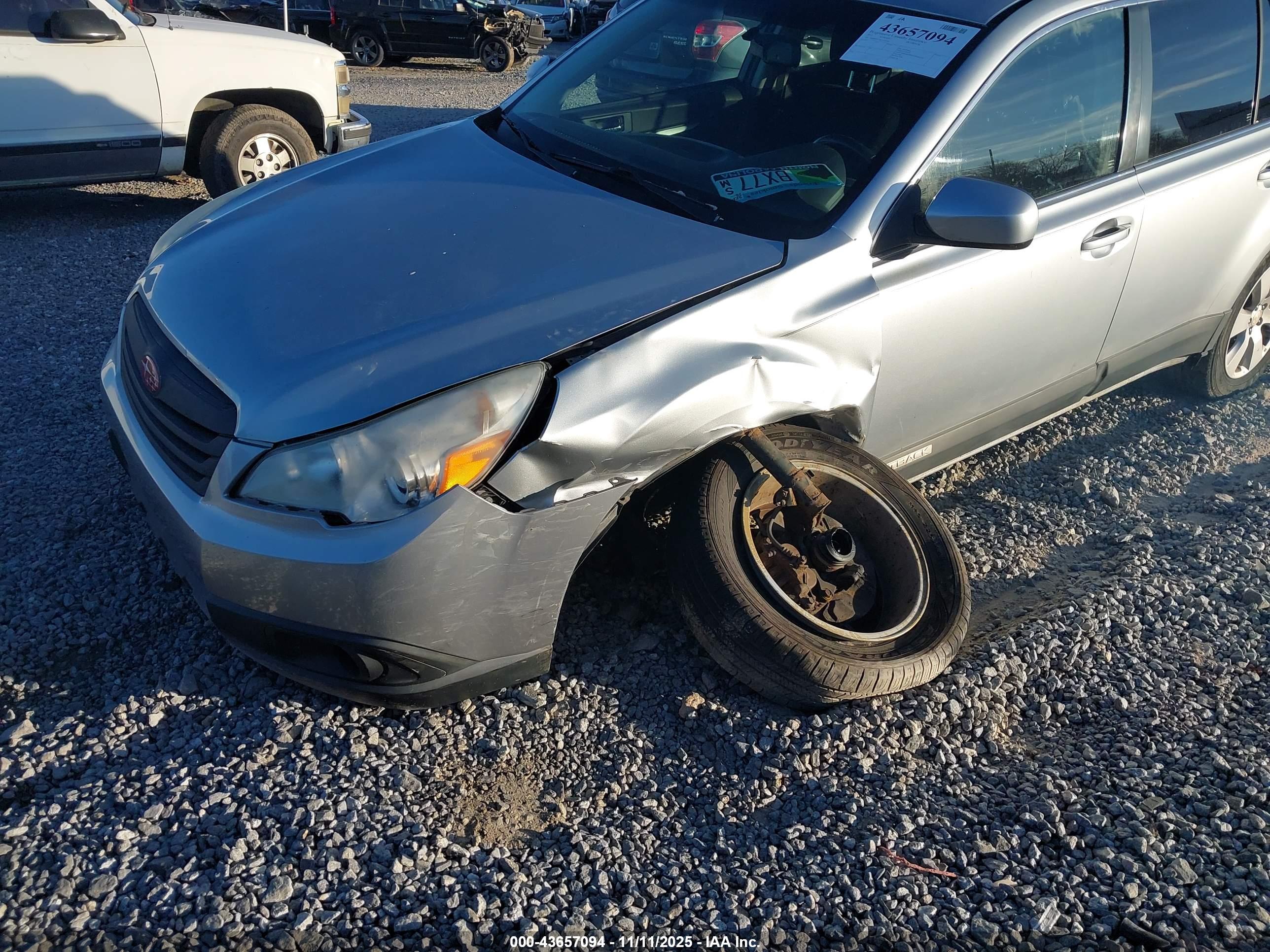 SUBARU OUTBACK image 6