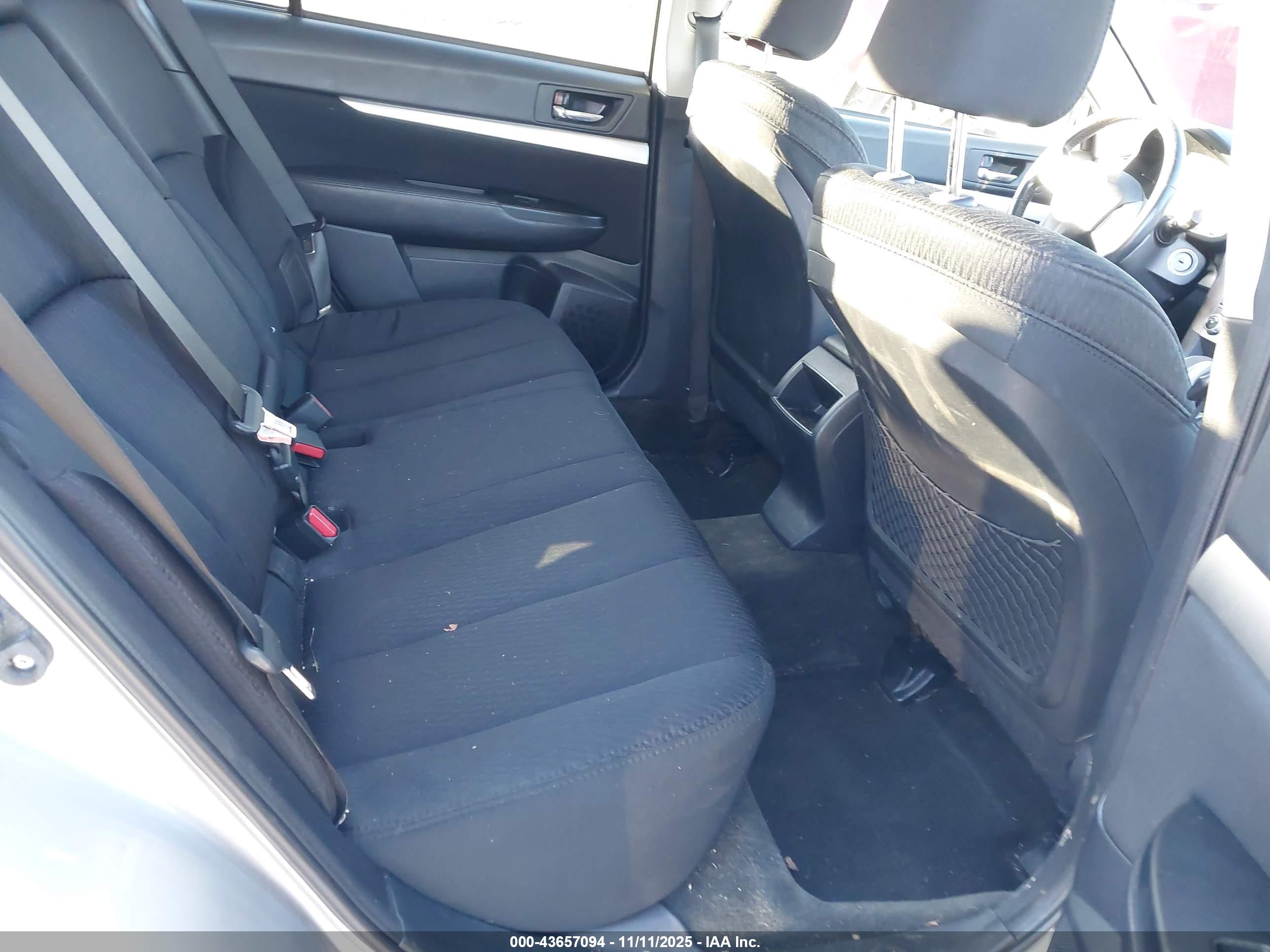 SUBARU OUTBACK image 8