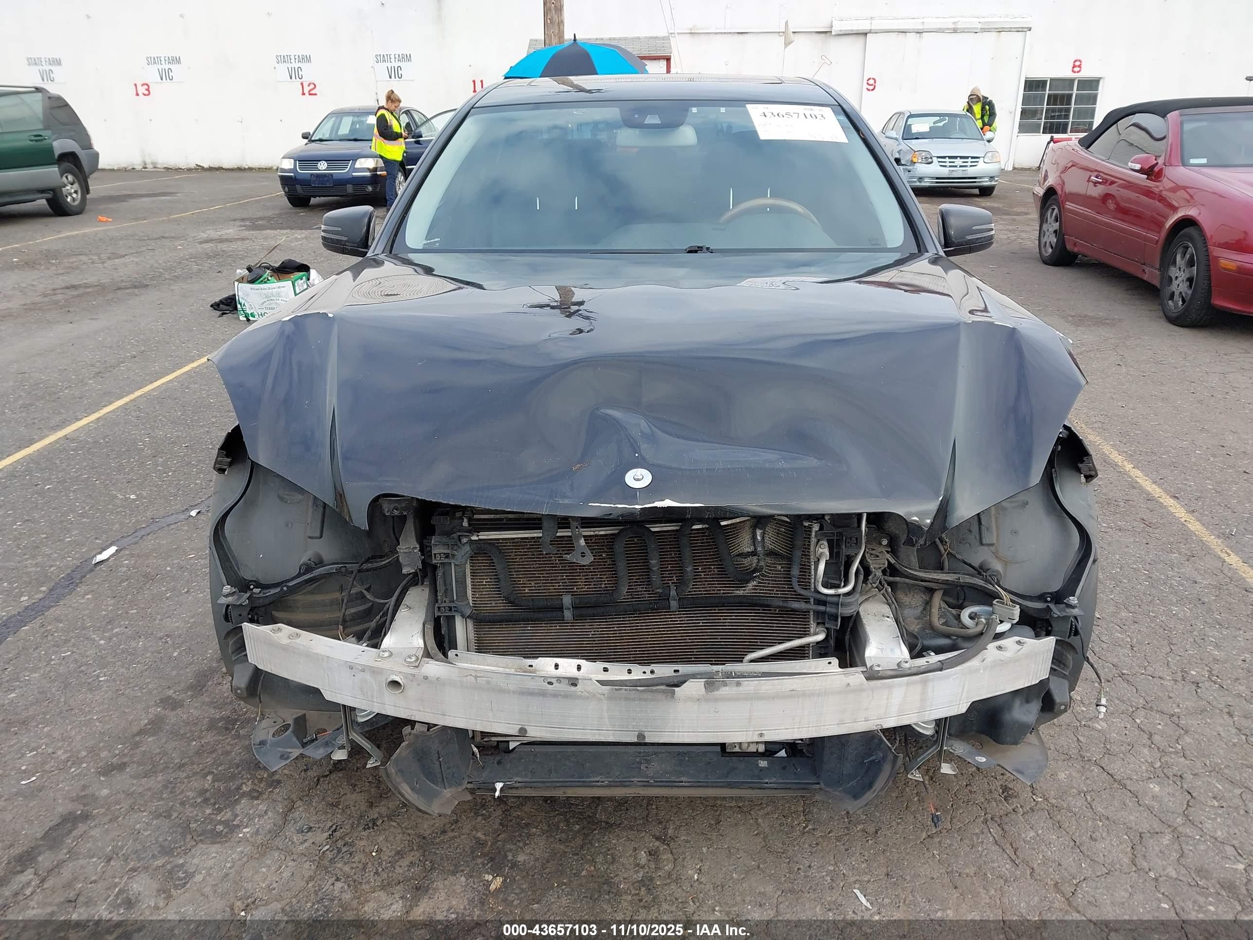 MERCEDES-BENZ E image 6