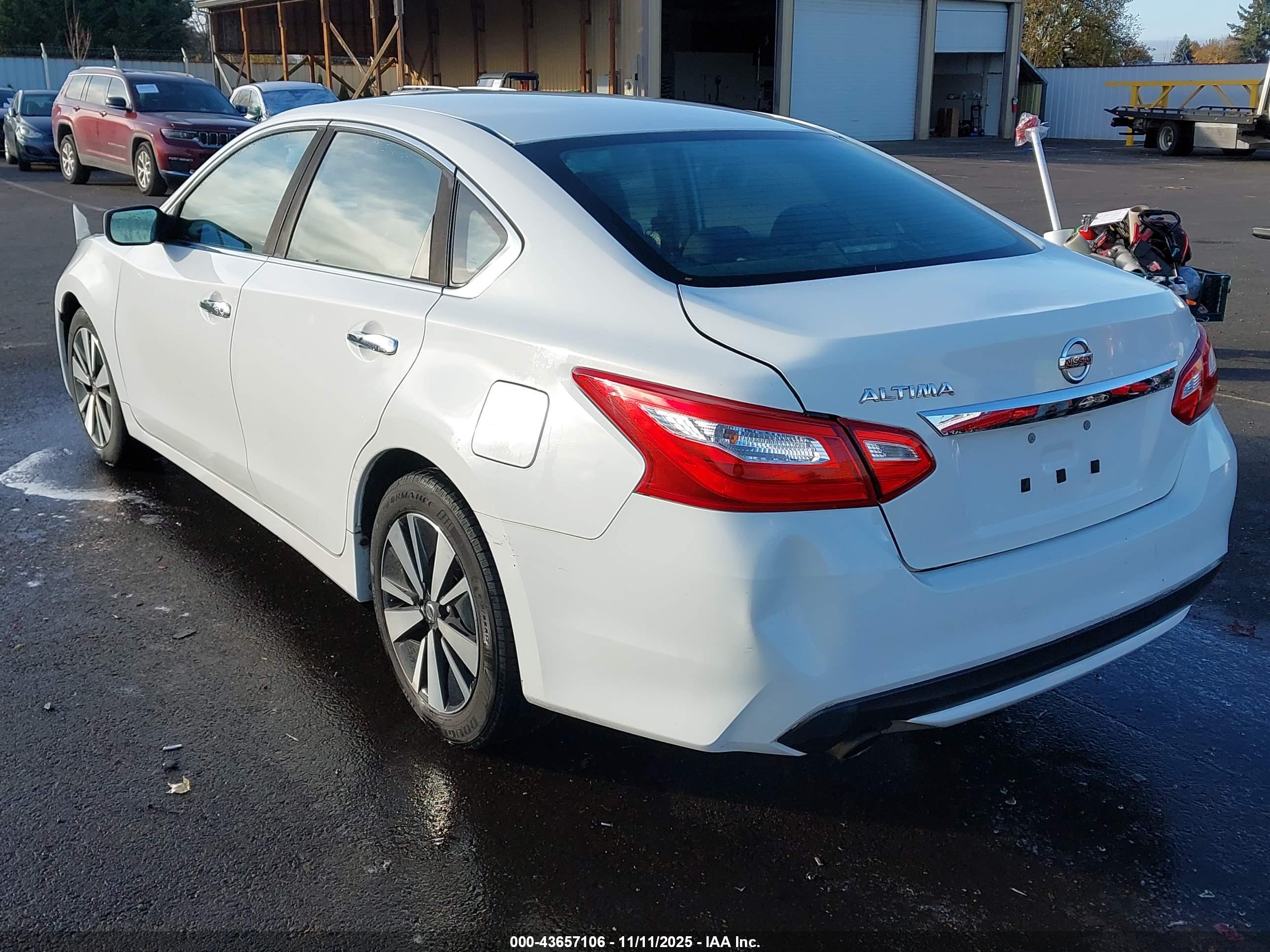 NISSAN ALTIMA image 3