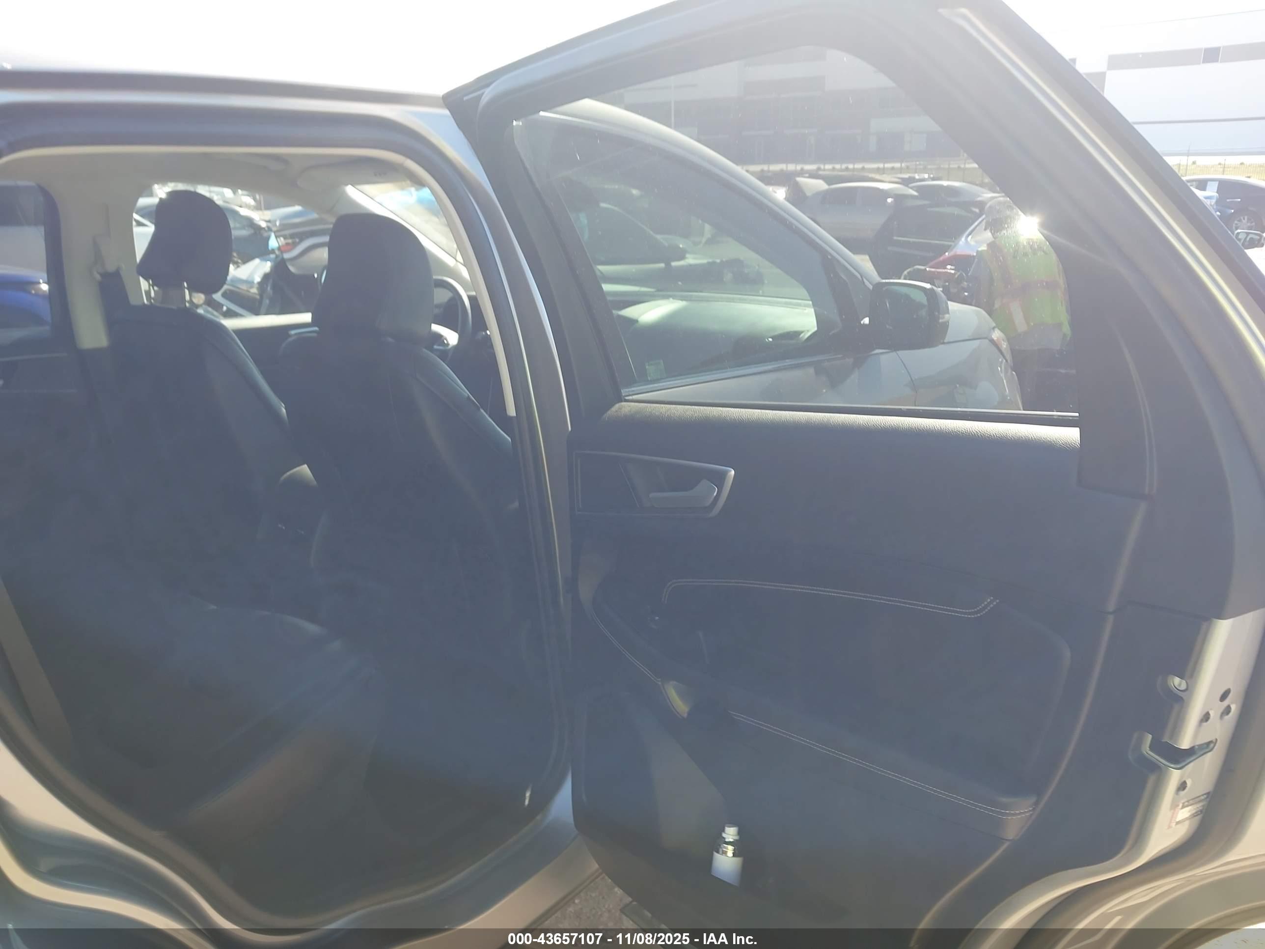 FORD EDGE image 8