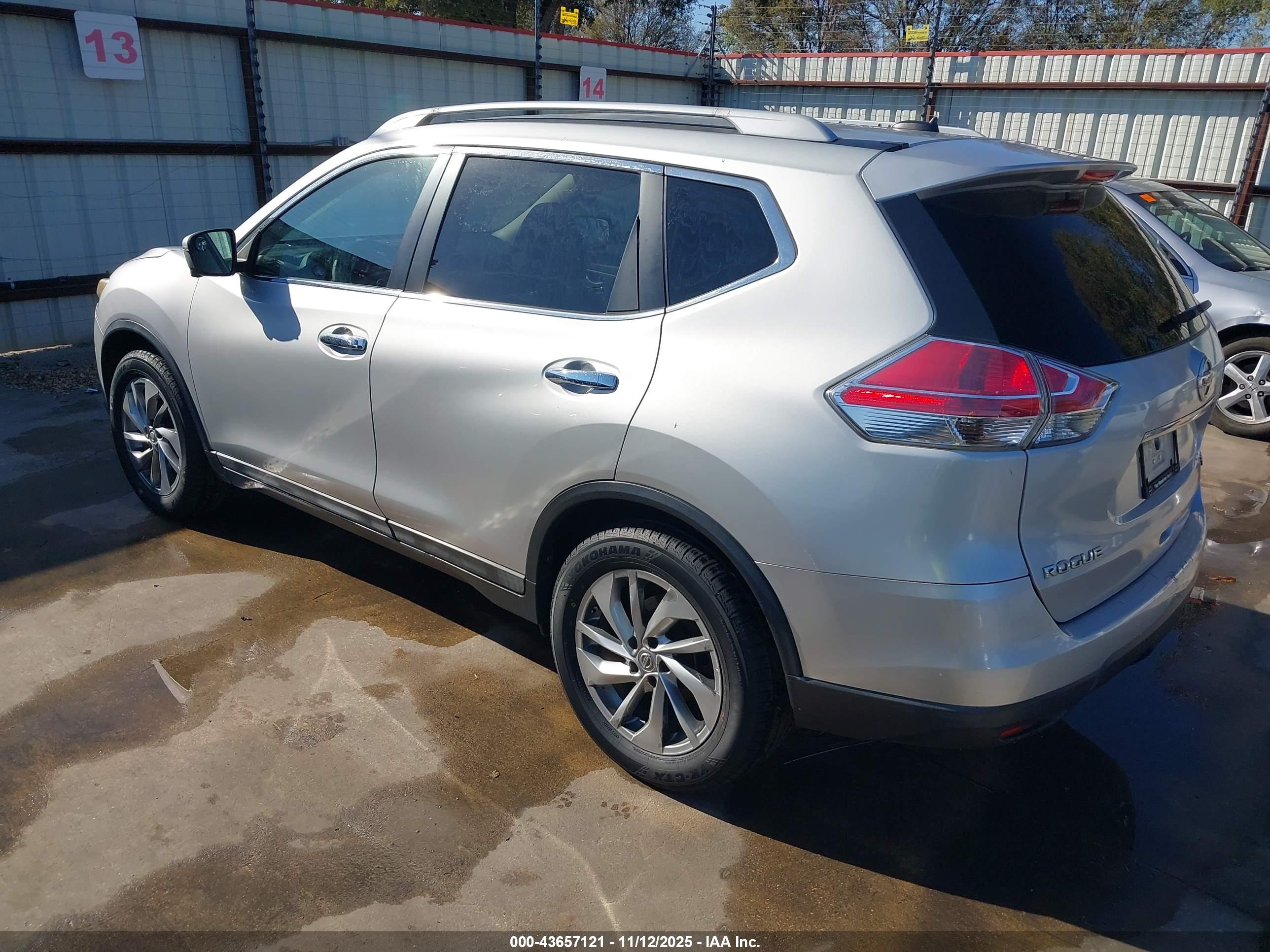 NISSAN ROGUE image 3