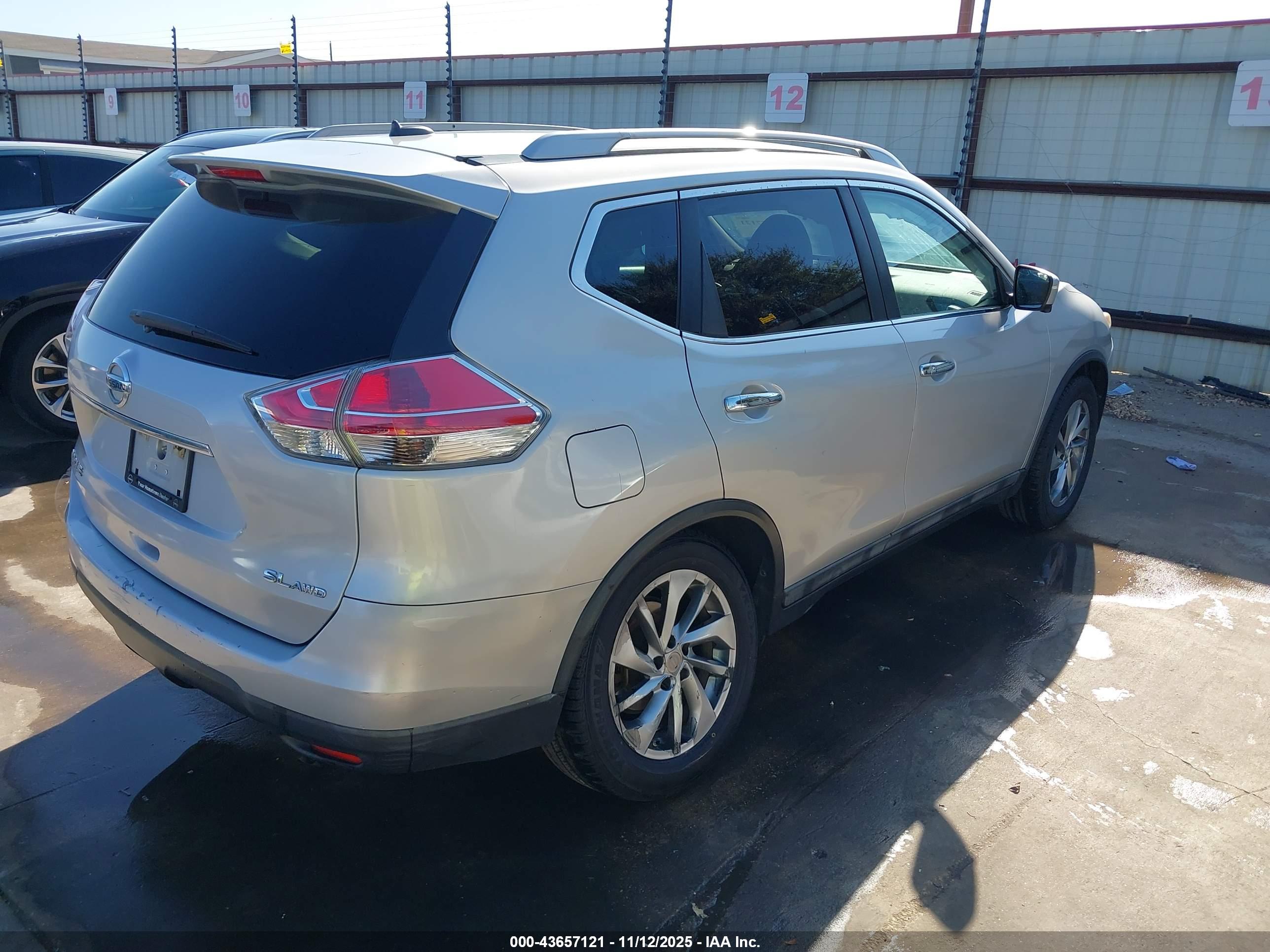 NISSAN ROGUE image 4