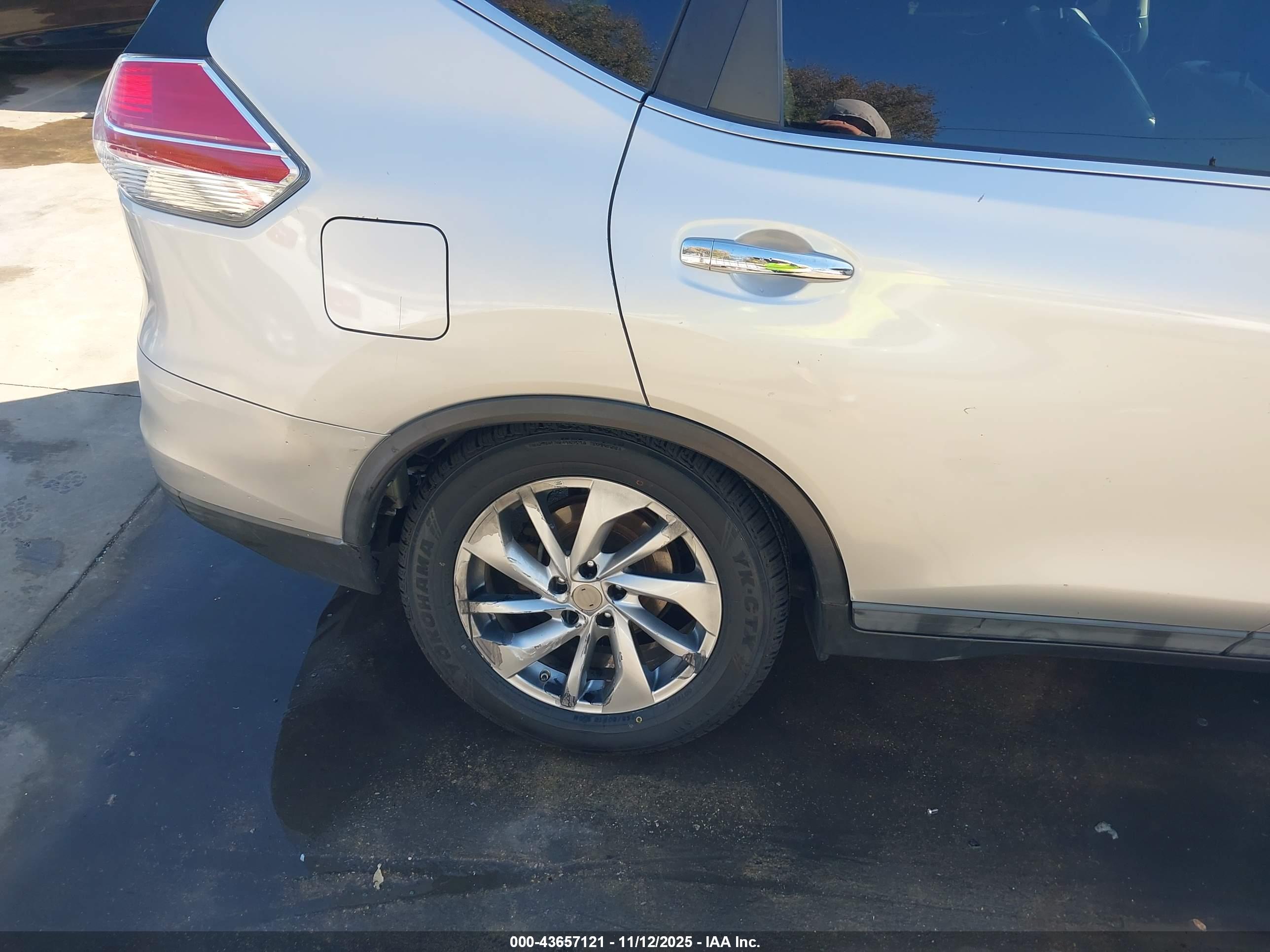 NISSAN ROGUE image 6