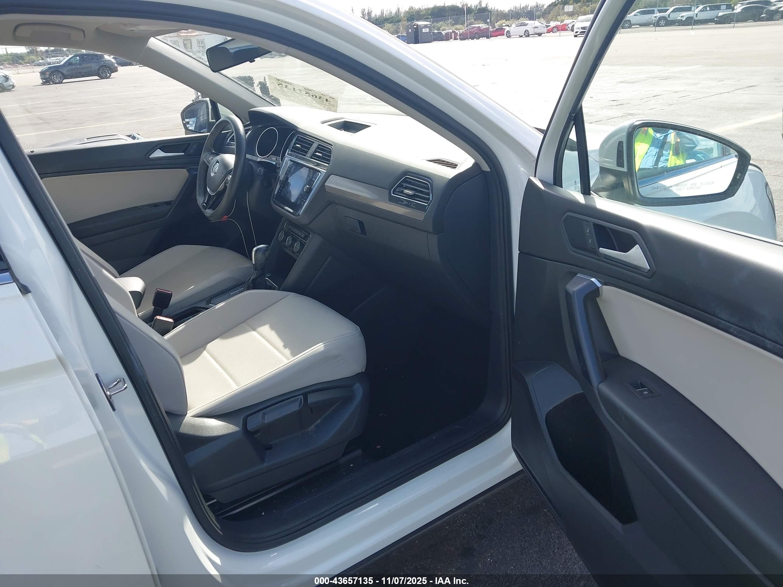 VOLKSWAGEN TIGUAN image 5