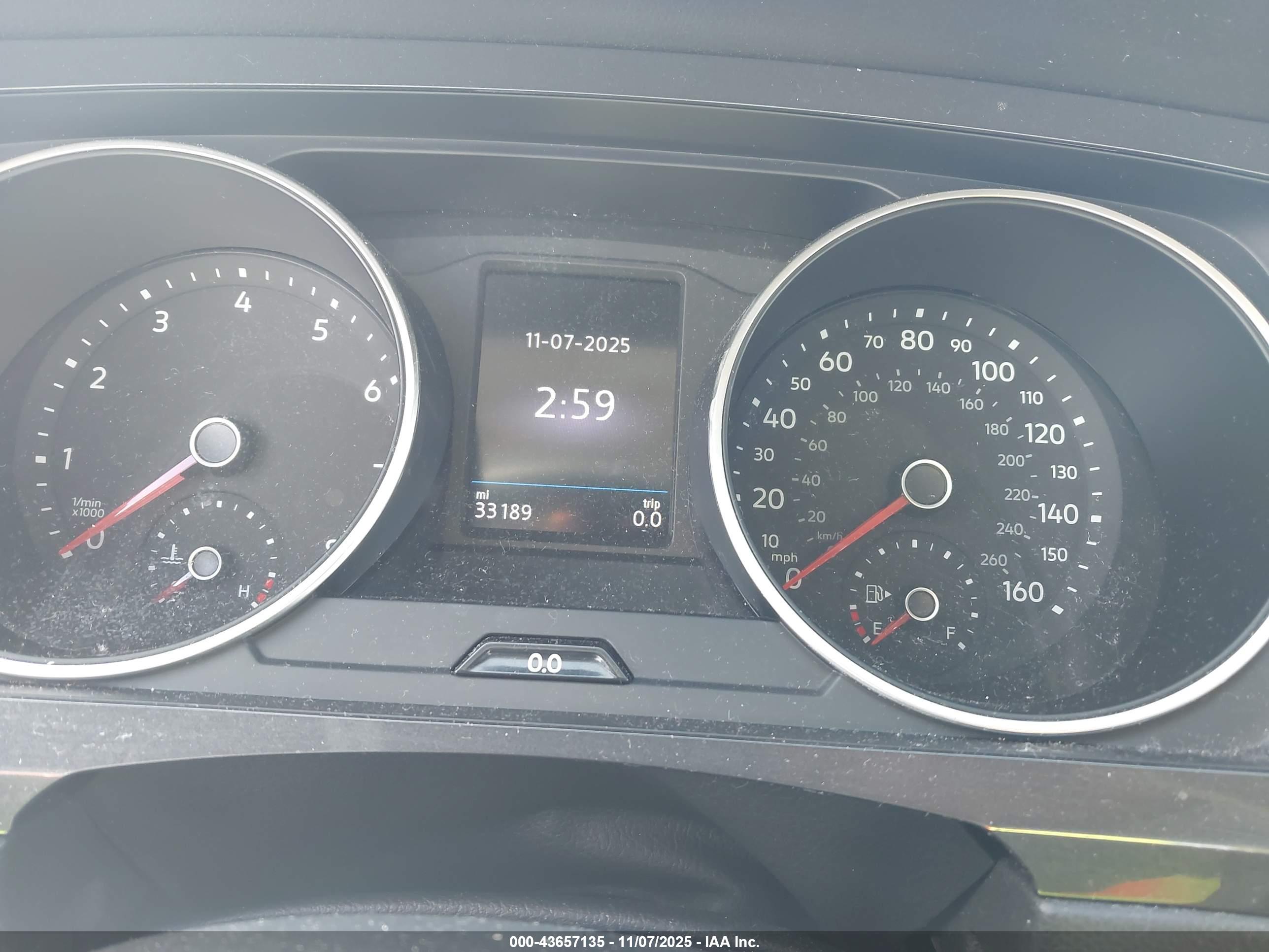 VOLKSWAGEN TIGUAN image 7
