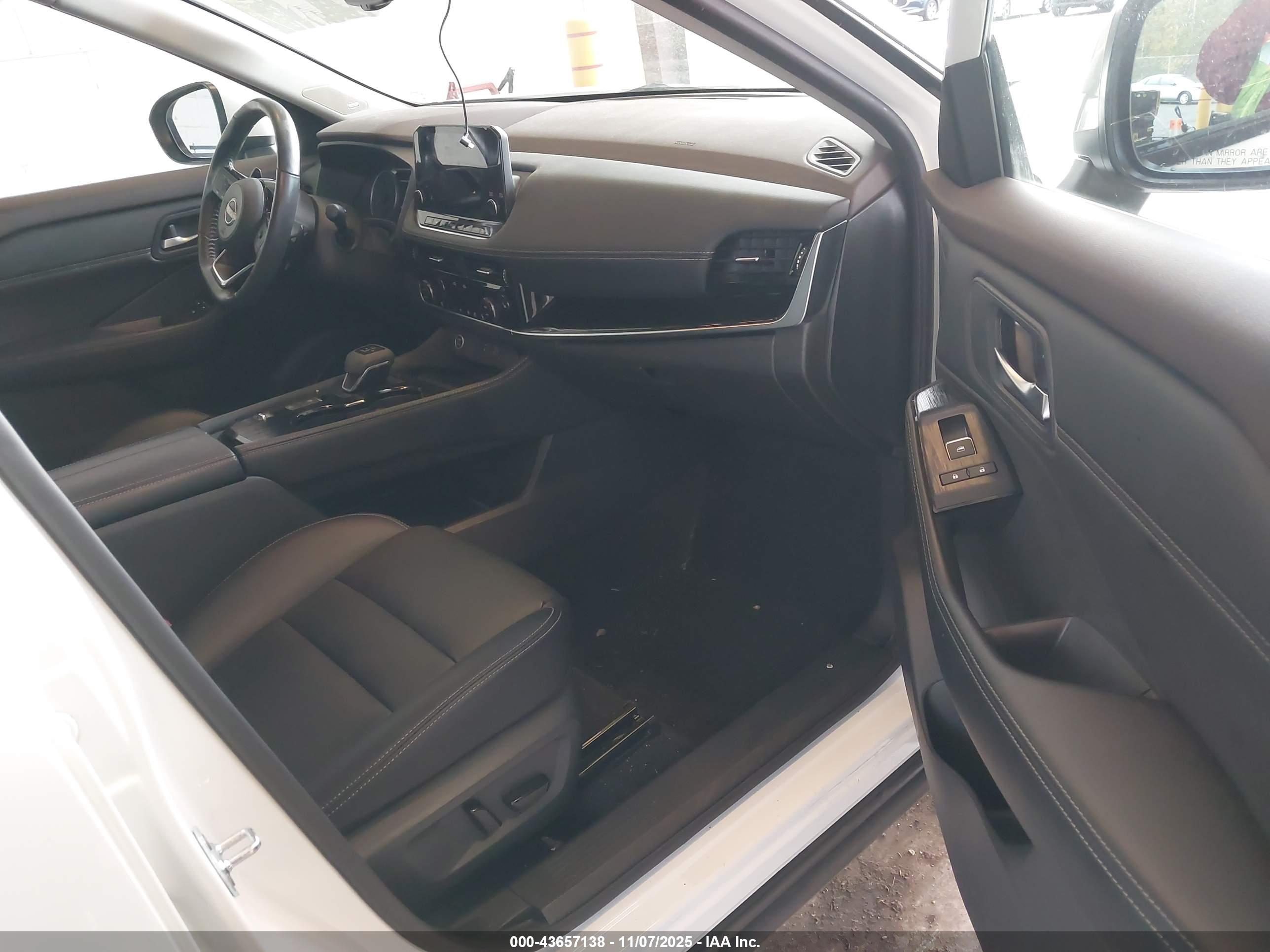 NISSAN ROGUE image 5