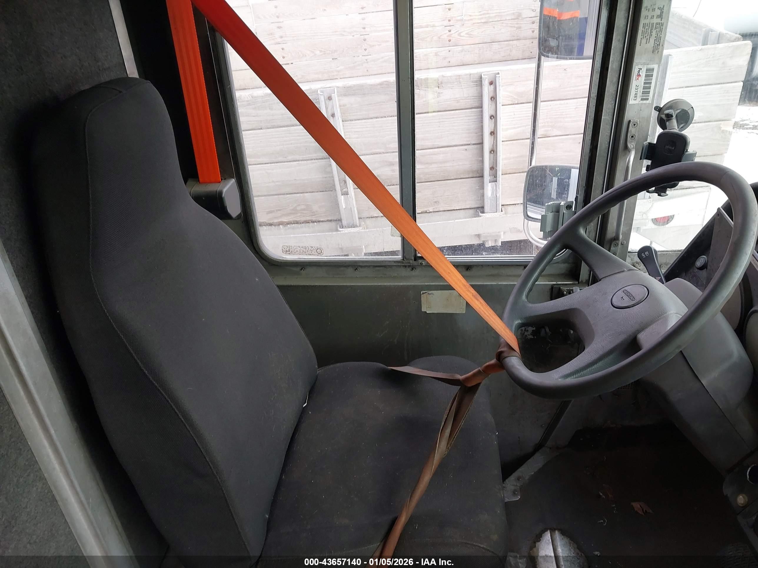 FREIGHTLINER CHASSIS image 7