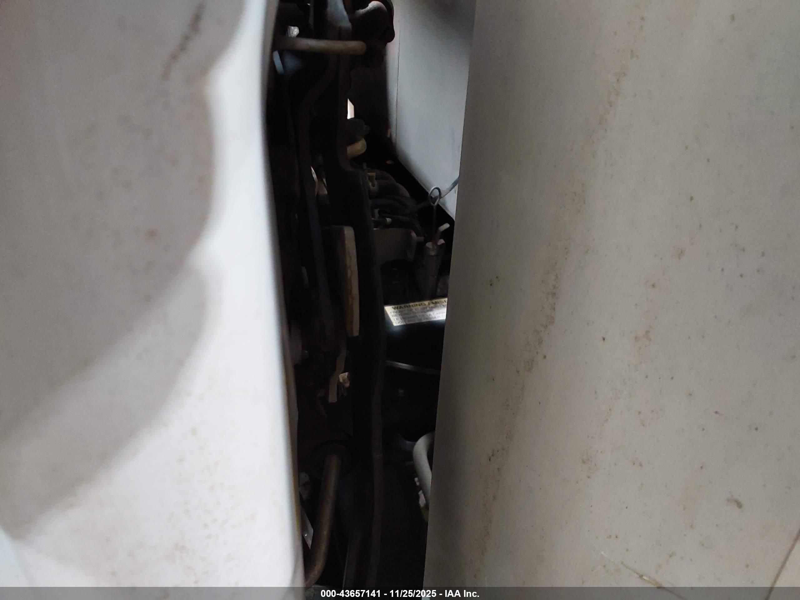 ISUZU W4S042 image 10