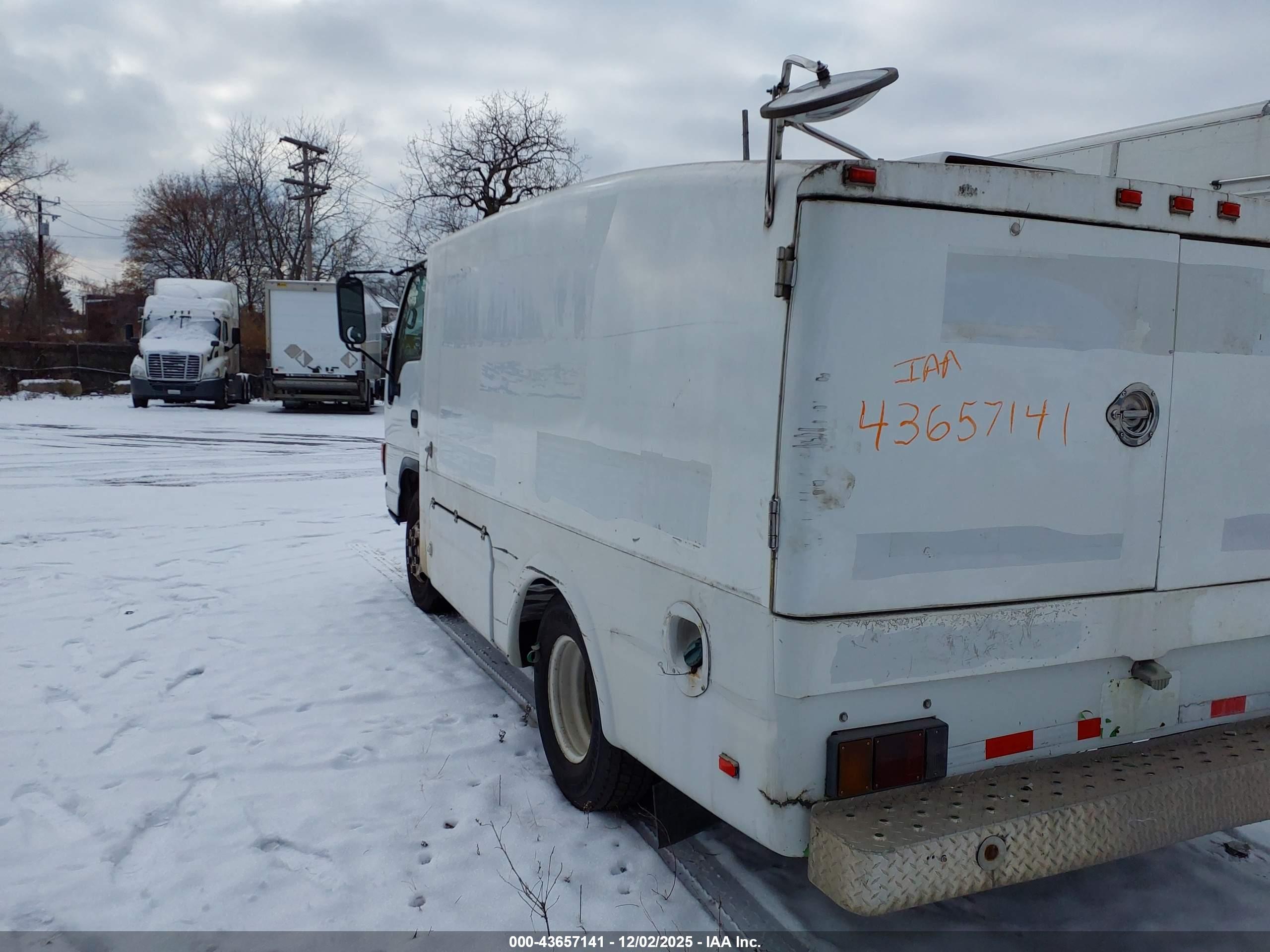 ISUZU W4S042 image 3